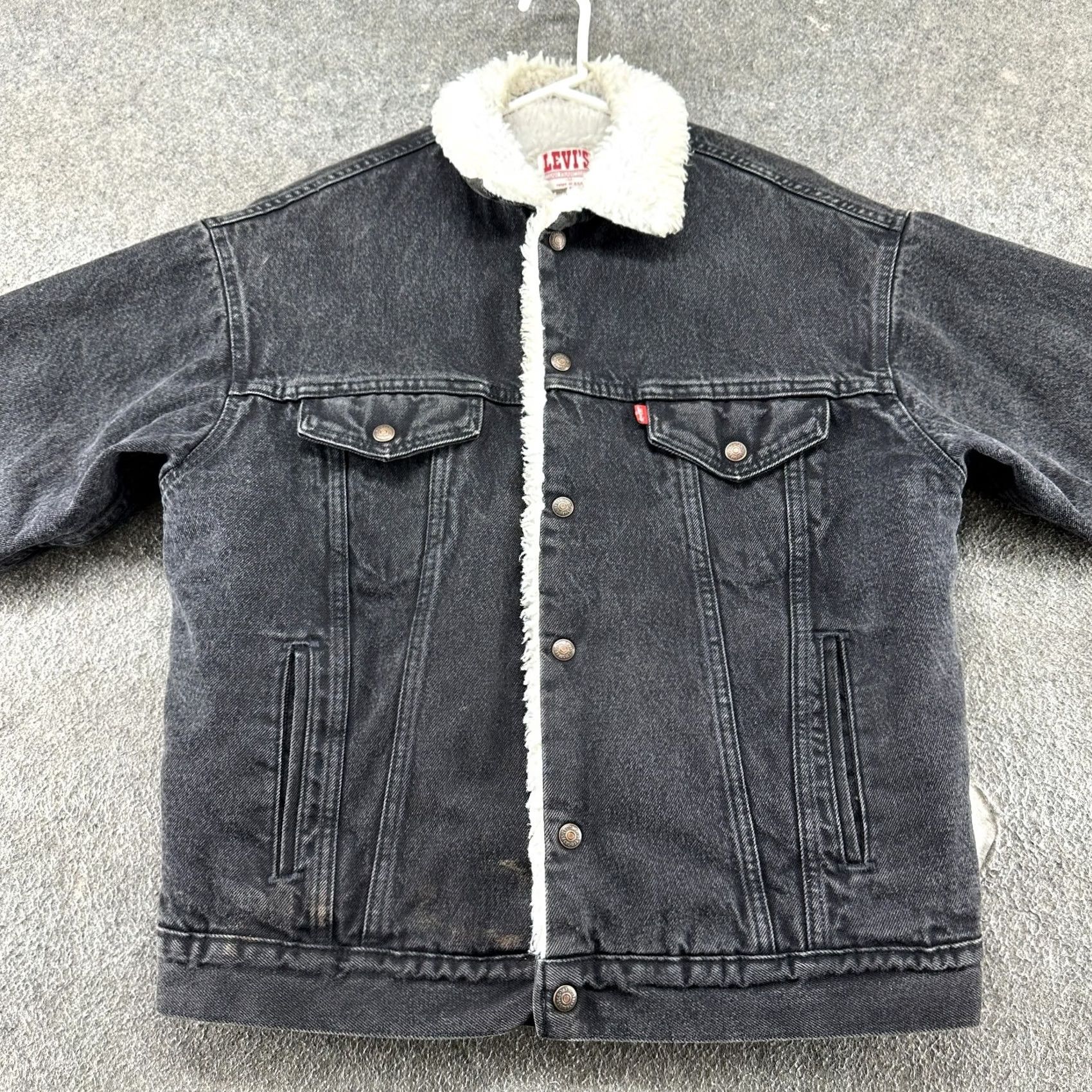 Levi's VINTAGE Levi's Trucker Jacket Mens M Black Denim Lined USA 80s 90s Cotton Leather Pockets Regular Chest 46 Short Description: Size US 31 - 3 Thumbnail