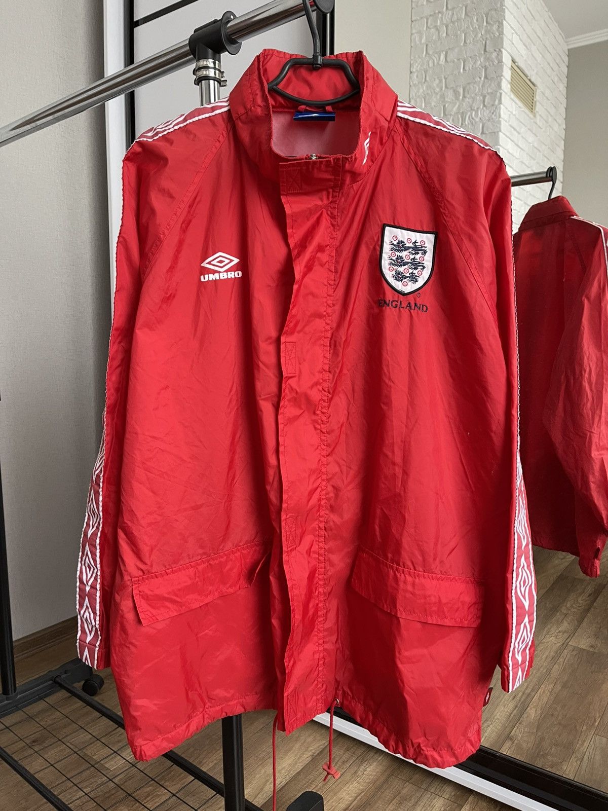 Umbro Umbro England Vintage Soccer Nylon Training Zip Jacket 90s Size US L / EU 52-54 / 3 - 2 Thumbnail