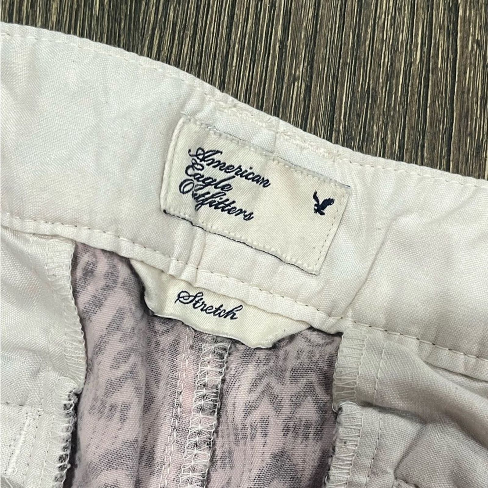 American Eagle Outfitters American Eagle Outfitters Womens Aztec Shorts Low Rise 10 Size 32" / US 10 / IT 46 - 7 Thumbnail