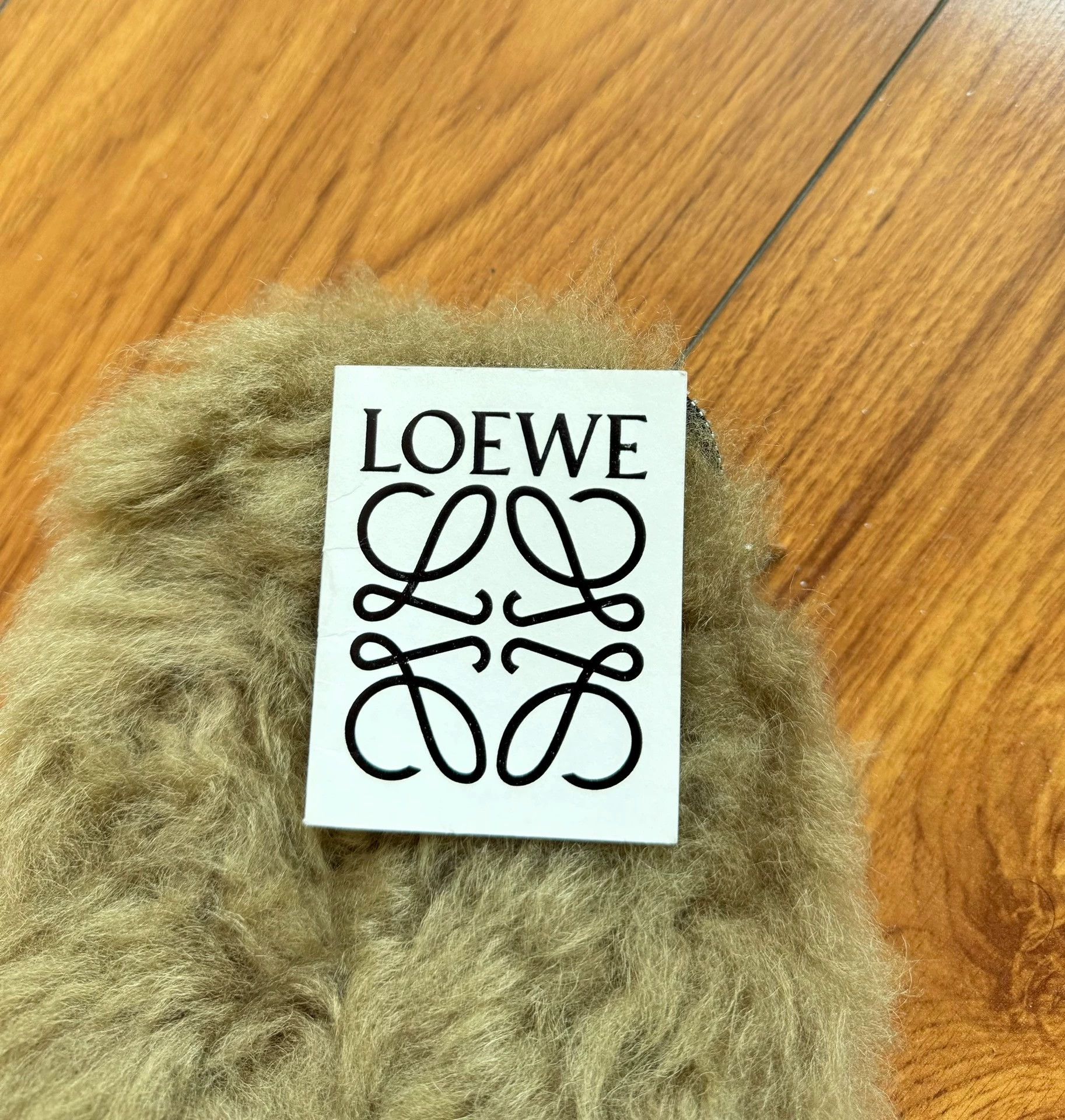 Loewe Loewe Alpaca Fur Pouch Bag - 98% New Size ONE SIZE - 6 Thumbnail