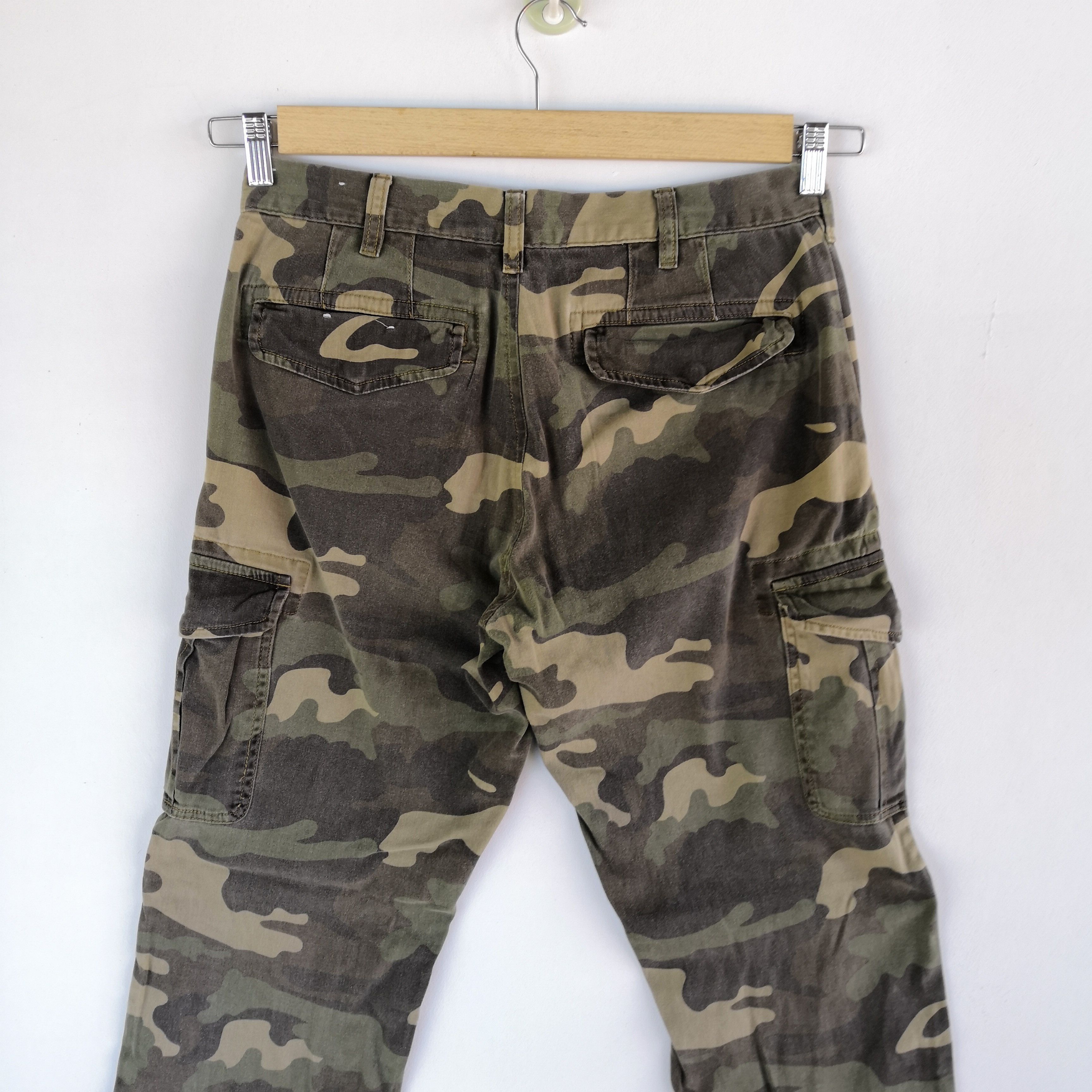 Japanese Brand Japanese Cargo Pants Multipocket Utility Camouflage Trouser Size US 30 / EU 46 - 4 Thumbnail