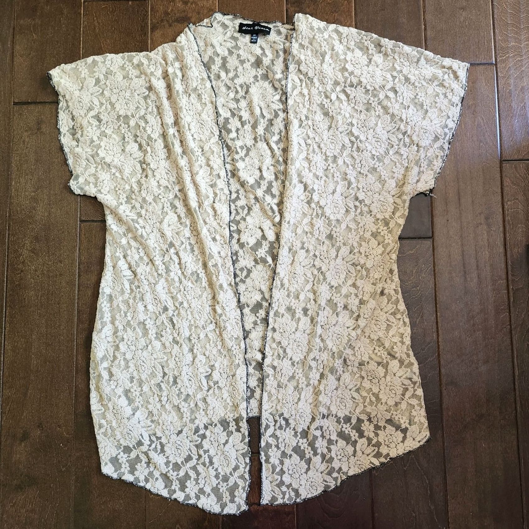 Vintage Star Vixen Cardigan Women's Beige Floral Lace Short Sleeve Size 2X 2X Beige Flower Star Vixen Womens Cardigan Lace Size XXL / US 16-18 / IT 52-54 - 2 Thumbnail