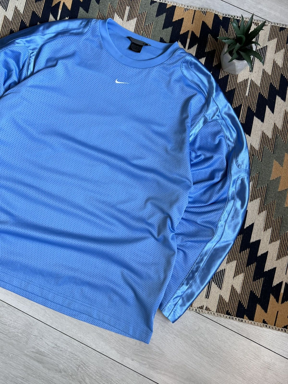 Nike Vintage Nike Basketball Centre Swoosh Long Sleeve Size US XL / EU 56 / 4 - 2 Thumbnail