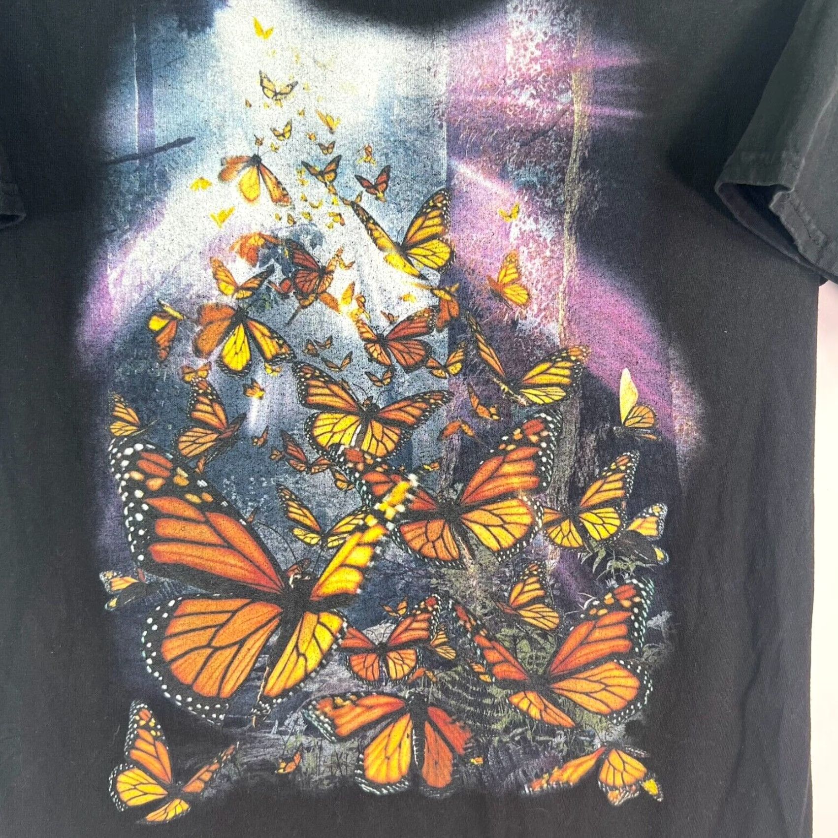 The Mountain VINTAGE The Mountain Butterfly T-Shirt Men Adult Medium Black Graphic Print All Seasons Size US M / EU 48-50 / 2 - 2 Thumbnail