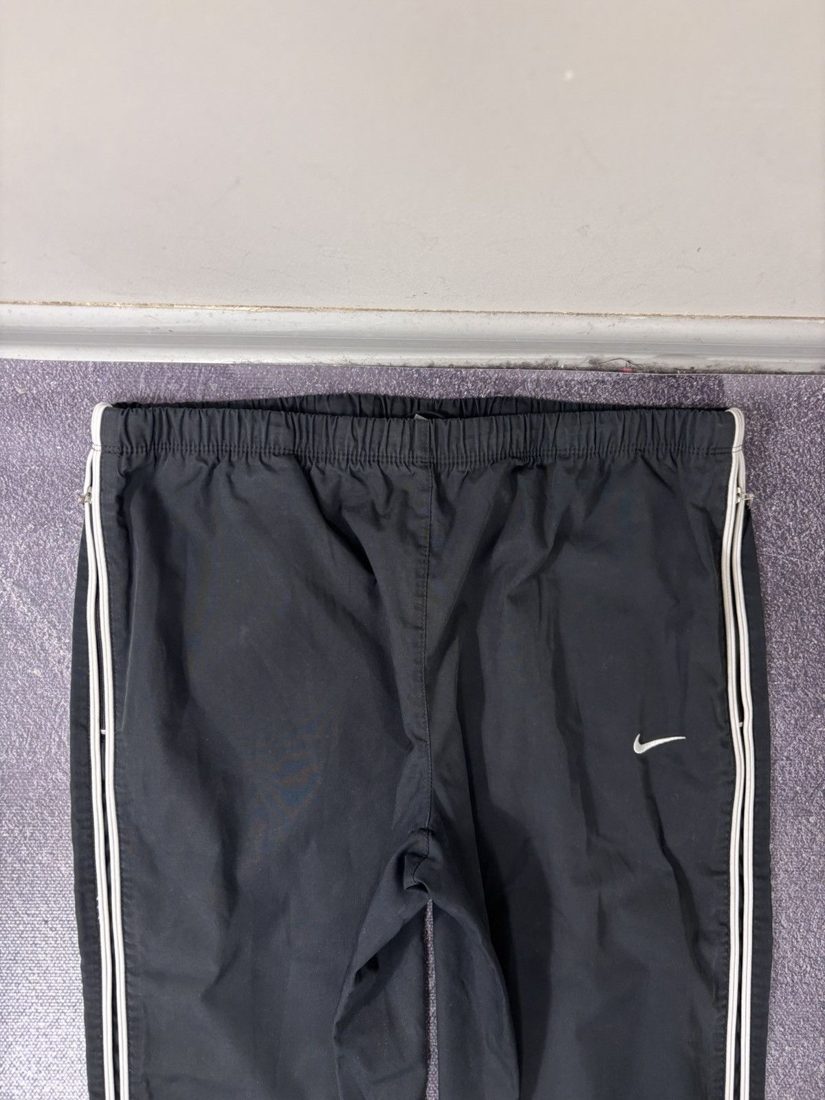 Nike Vintage Nike Y2K Women’s Side Striped Hype Baggy Track Pants Size 28" / US 6 / IT 42 - 7 Thumbnail