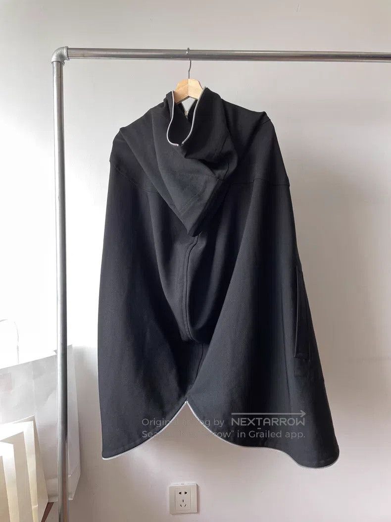 Comme des Garcons Comme Des Garcons size F Black hooded cloak coat Size S / US 4 / IT 40 - 2 Thumbnail