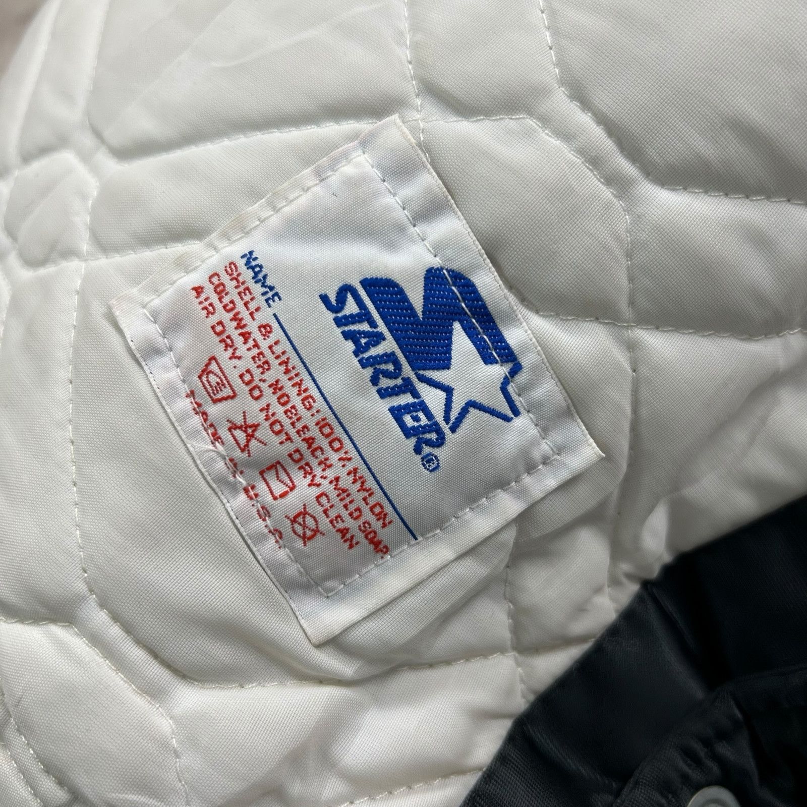 NBA VTG 90s NBA MIAMI HEAT STARTER SATIN BOMBER JACKET BIG LOGO Size US L / EU 52-54 / 3 - 8 Thumbnail