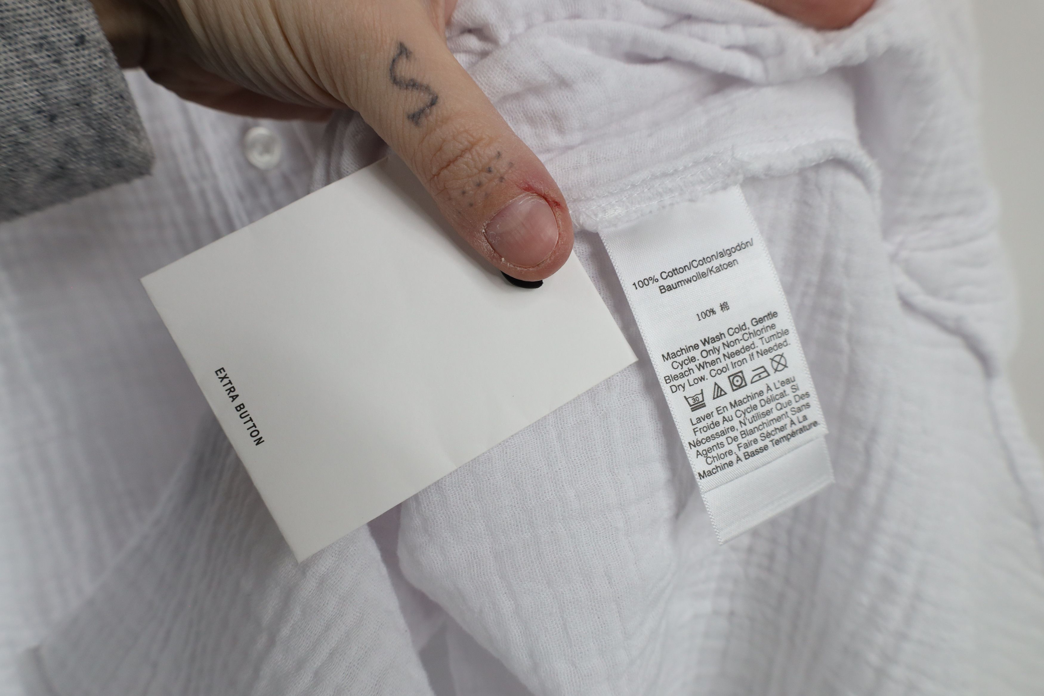 DKNY × Vintage Deadstock Vintage Y2K DKNY Collared Button Shirt White Size L / US 10 / IT 46 - 8 Thumbnail