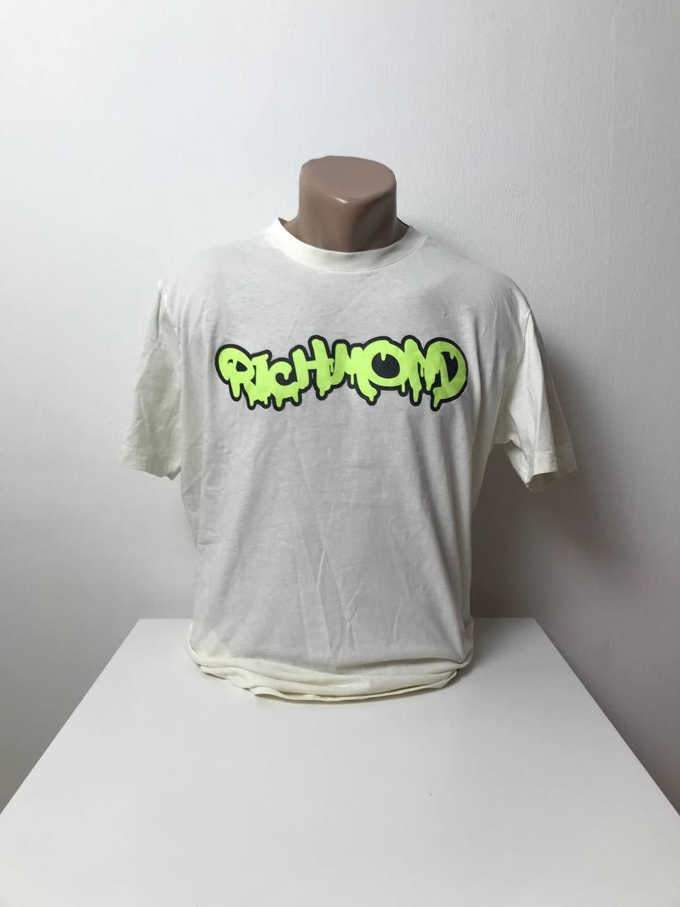 John Richmond John Richmond Mens Logo T Shirt Size Medium Off White/Cream Size US L / EU 52-54 / 3 - 7 Thumbnail