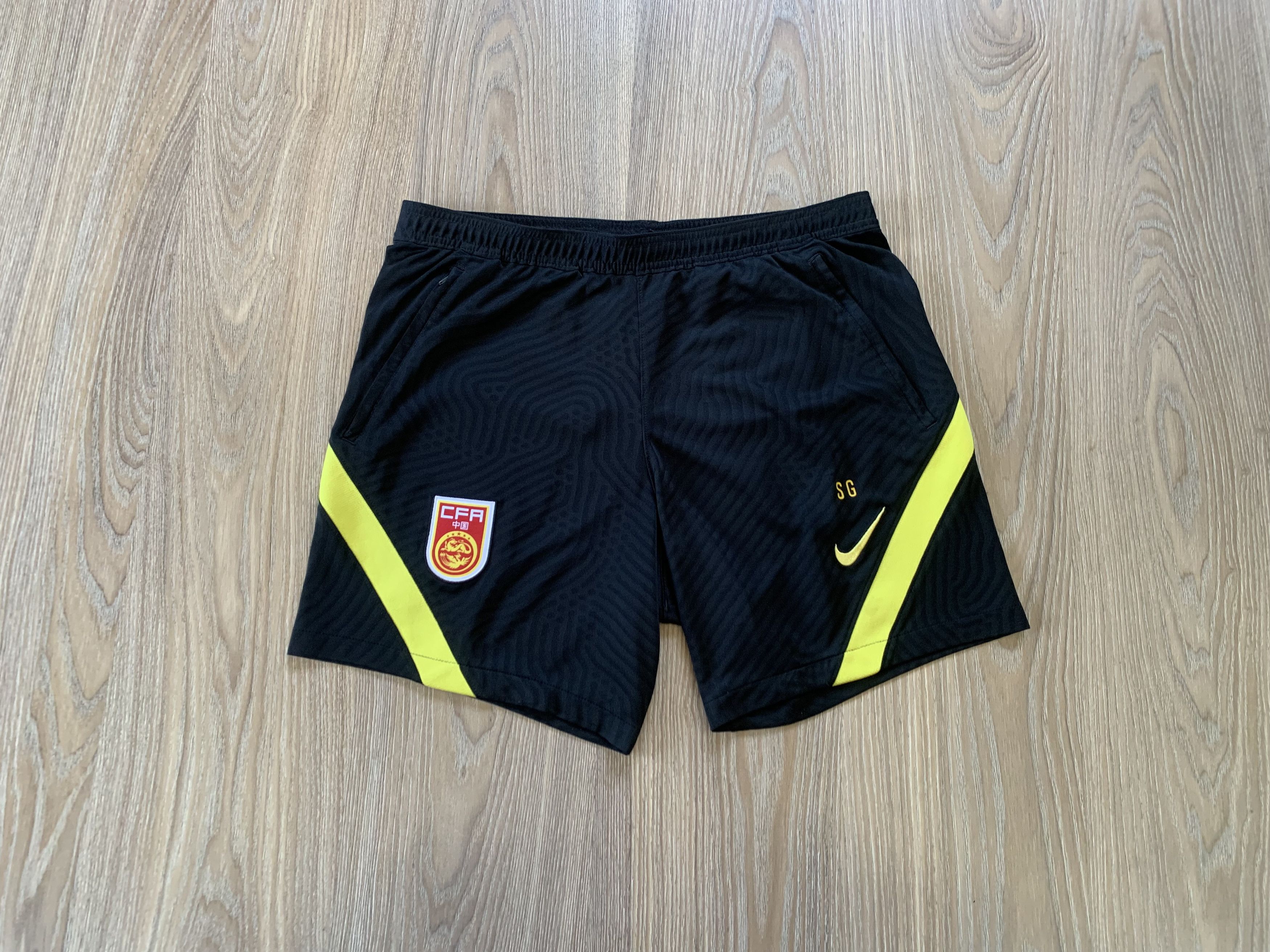 Nike Nike Mens China National Football Team Association Shorts Size US 40 / EU 56 - 1 Thumbnail