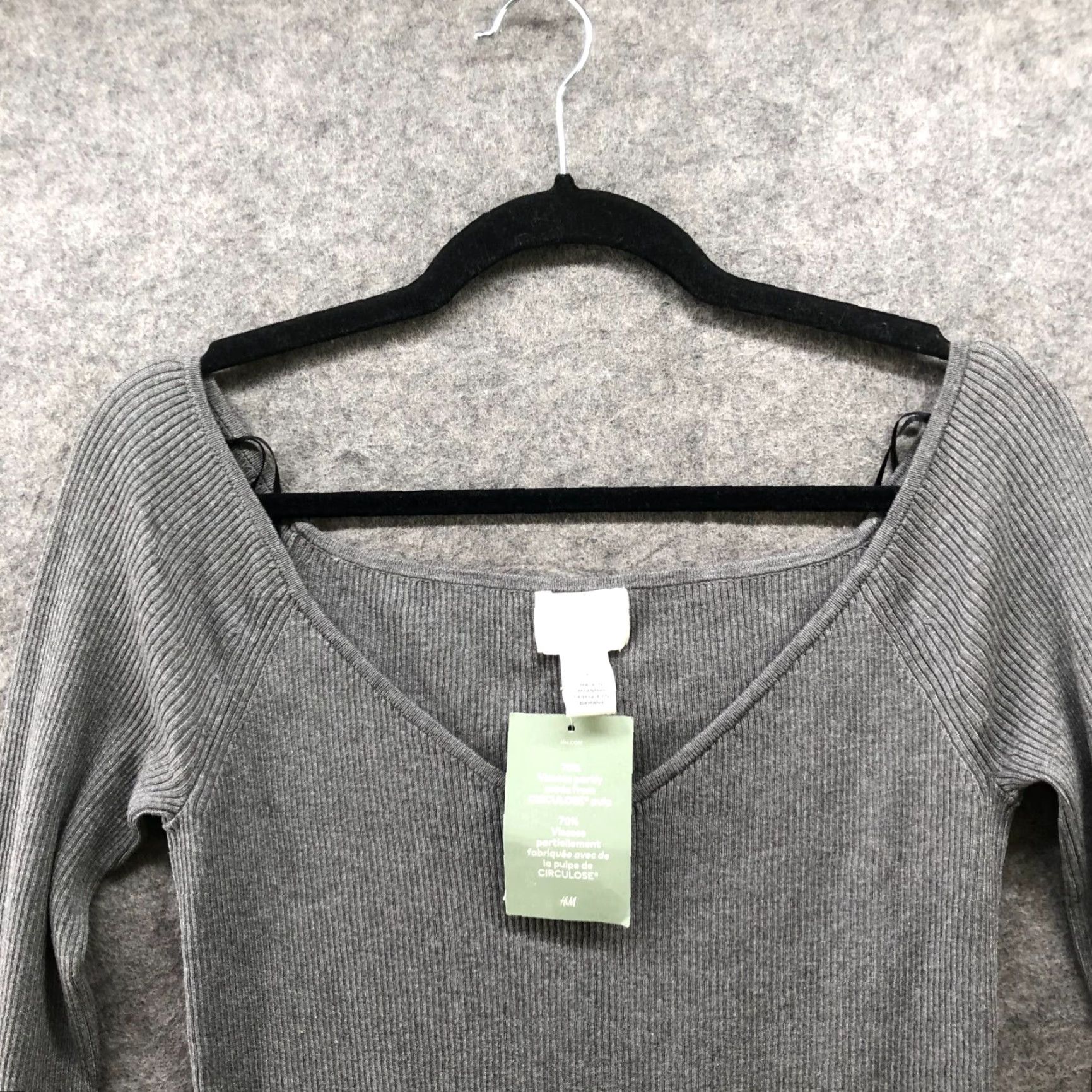 H&M NWT H&M V-Neck Ribbed Sweater Womens XL Gray Slim Fit Stretch Pullover Size XL / US 12-14 / IT 48-50 - 3 Thumbnail
