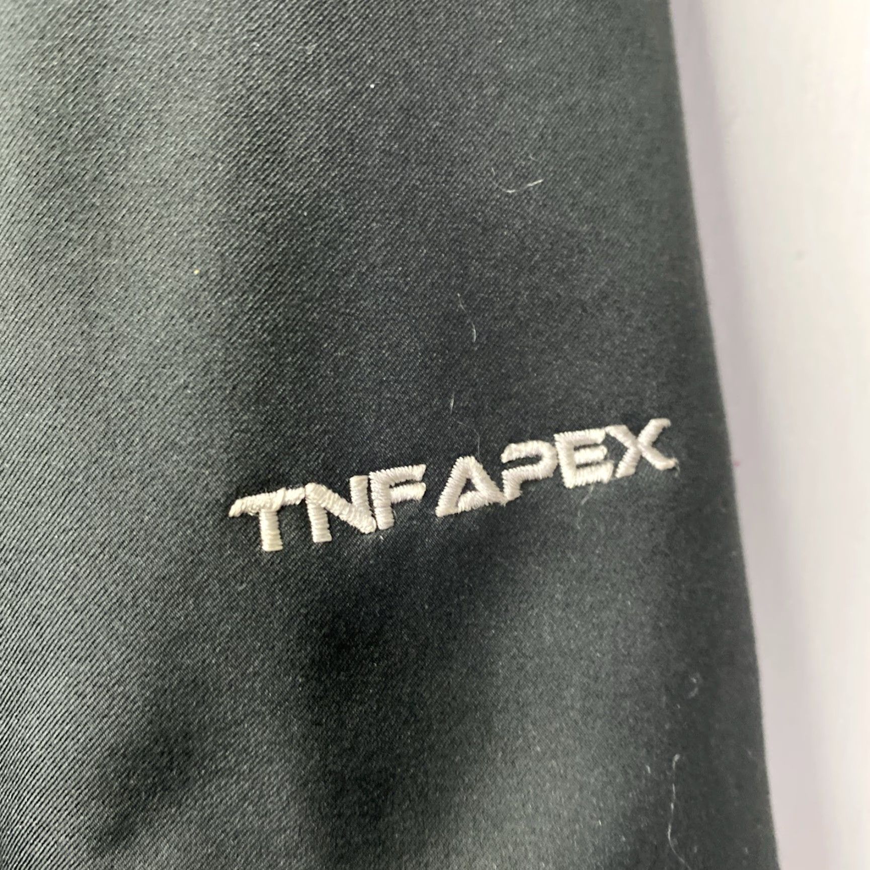 The North Face The North Face Jacket M Black Fleece Lined Softshell Outdoors Hiking Apex Camping Zip Pockets Logo Windbreaker Womens Size M / US 6-8 / IT 42-44 - 3 Thumbnail