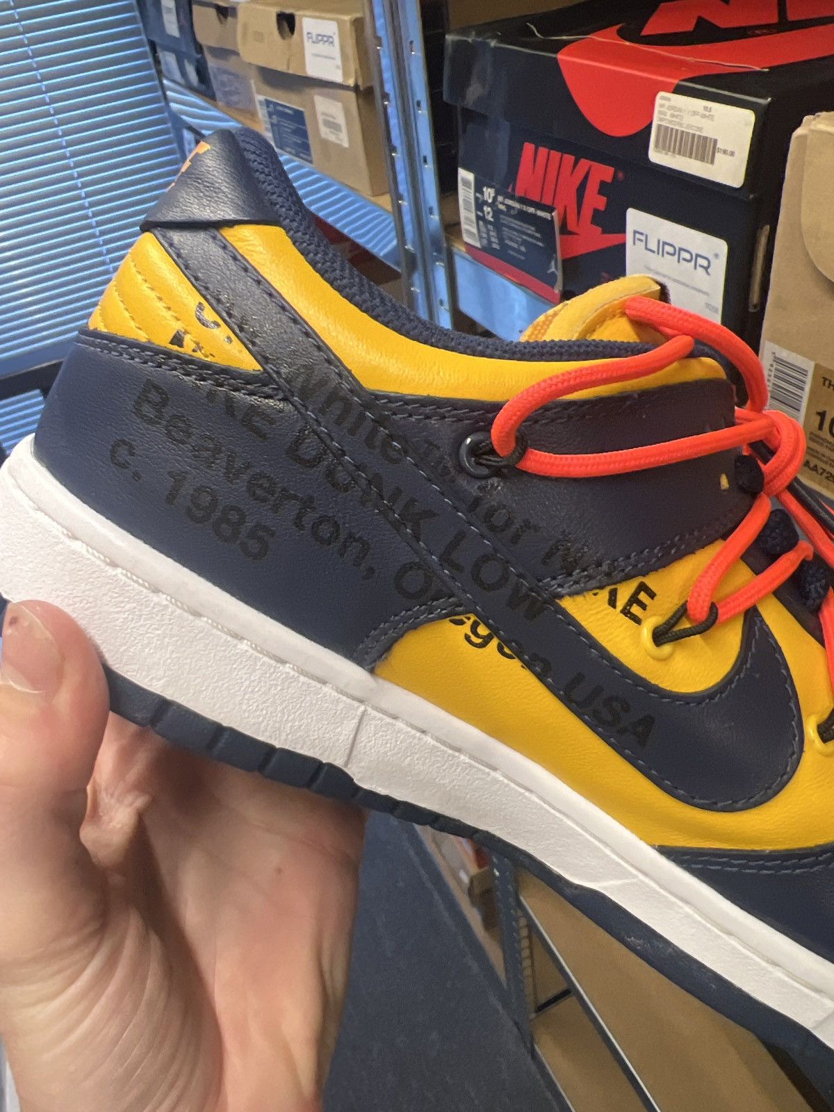 Nike × Off-White Nike Dunk Low Off-White University Gold EU 44,5 Size US 10.5 / EU 43-44 - 9 Thumbnail