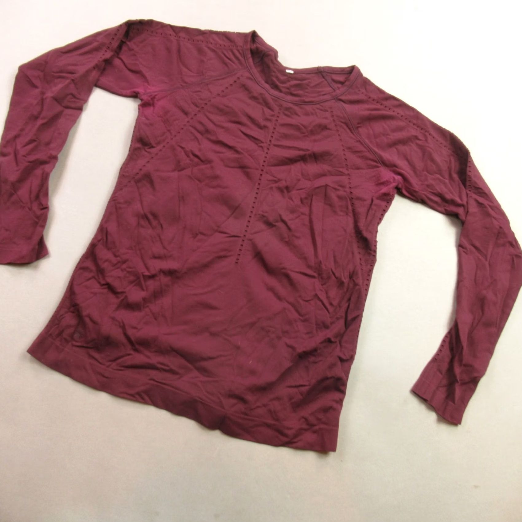 Athleta Athleta Shirt Womens Long Sleeve Crew Neck Burgundy Outdoors Casual L Red Size L / US 10 / IT 46 - 2 Thumbnail