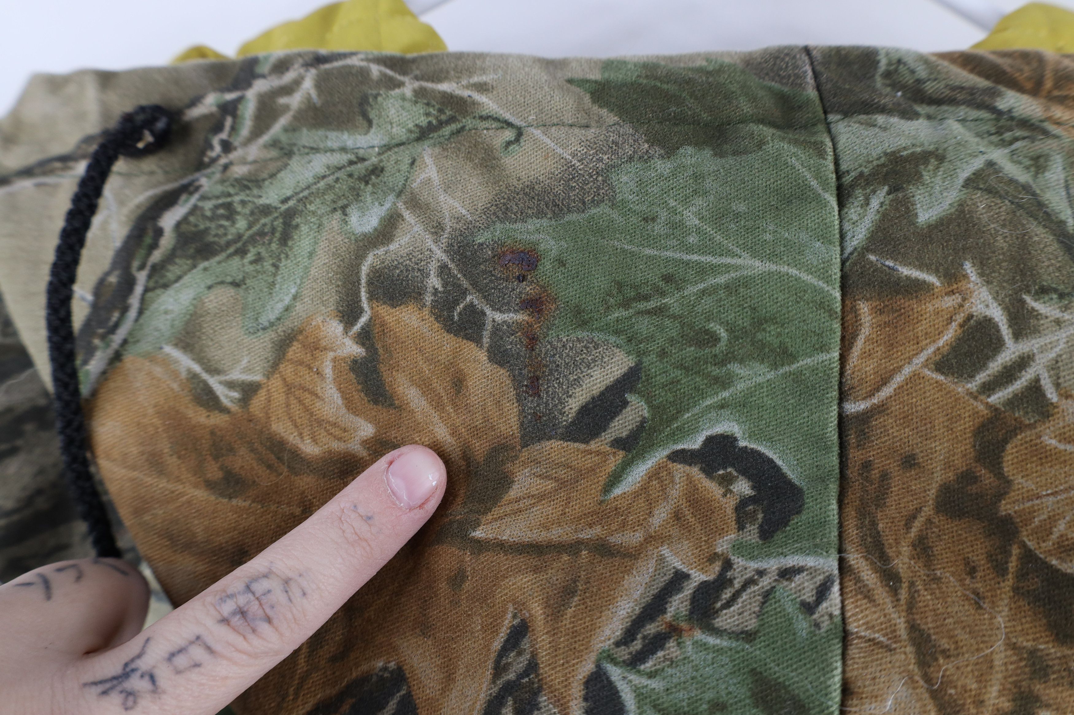 Vintage Vintage 90s Quilted Realtree Camouflage Hooded Jacket AS IS Size US XL / EU 56 / 4 - 12 Thumbnail