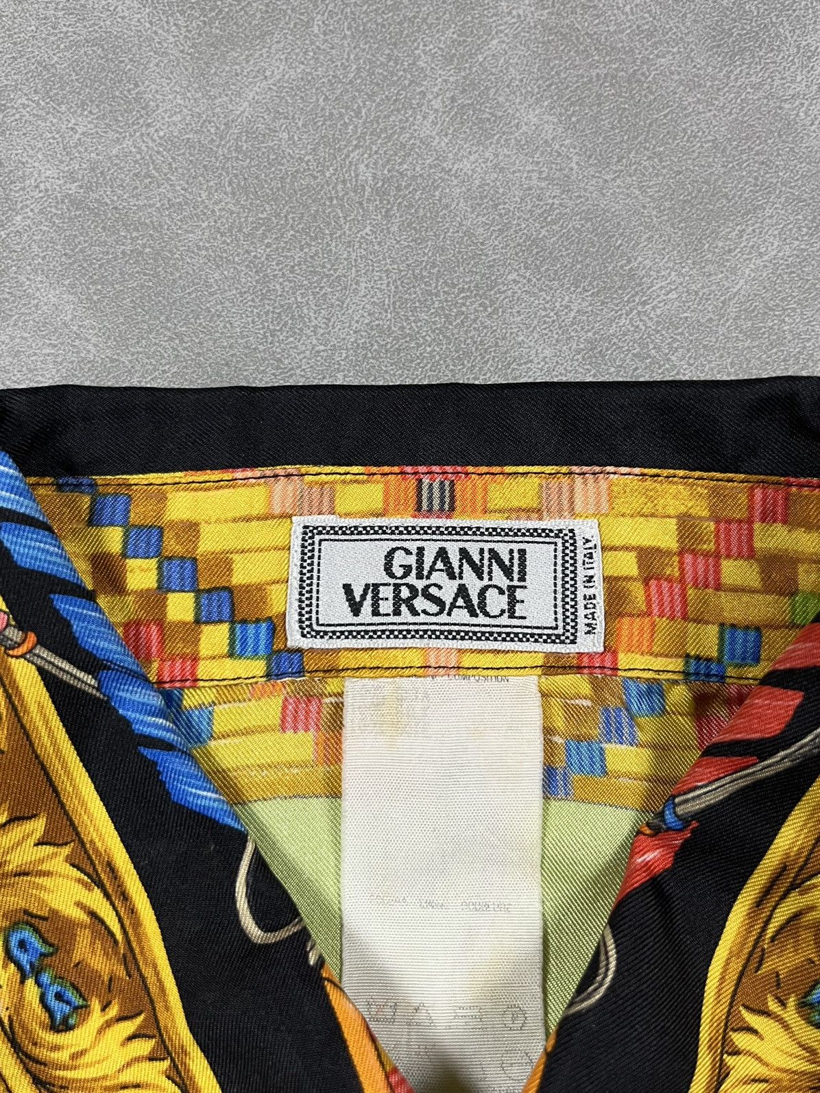Versace 90s Gianni versace NATIVE AMERICAN silk Size US L / EU 52-54 / 3 - 11 Thumbnail