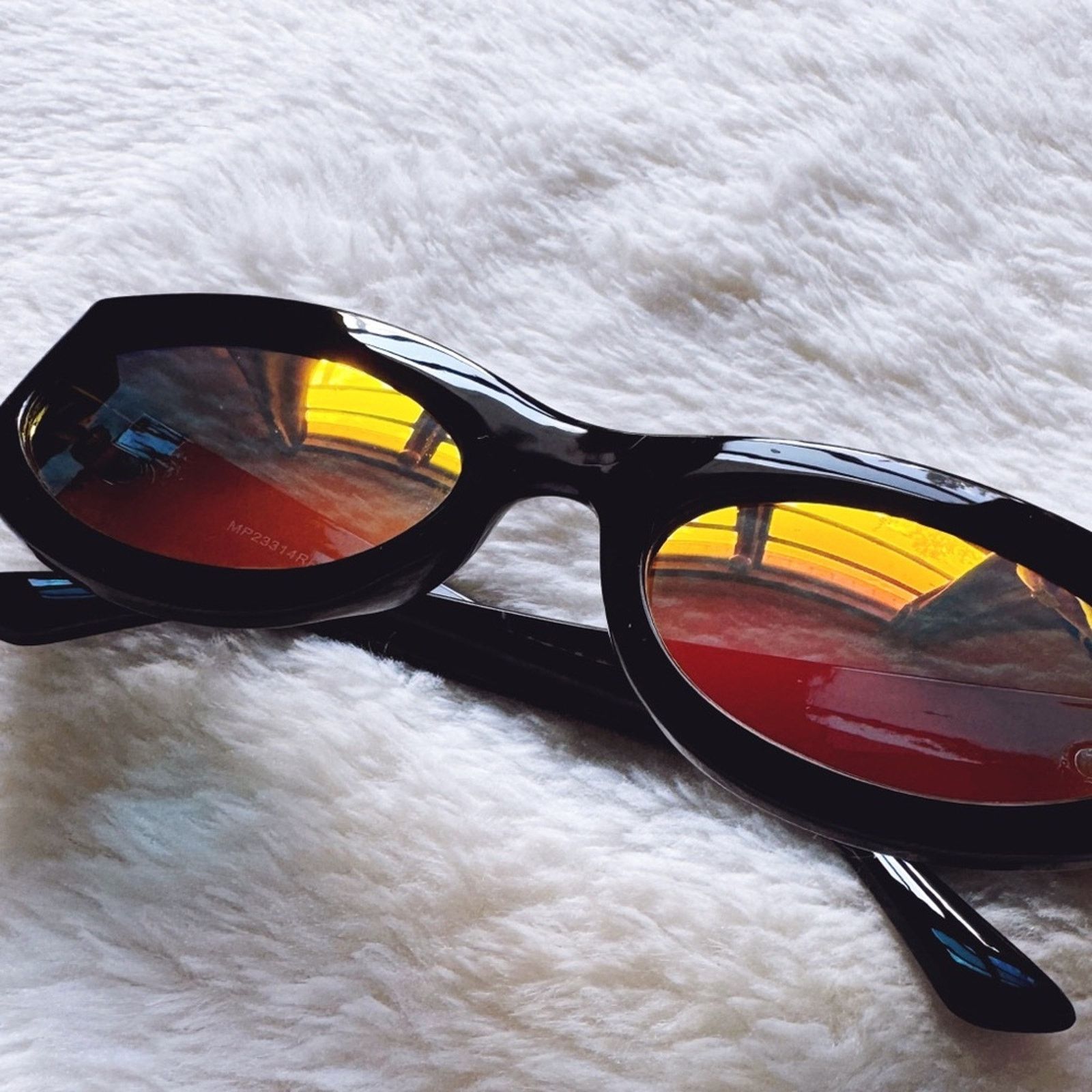 Other Francis Mirrored Red with Black Rim Sunglasses Size ONE SIZE - 3 Thumbnail