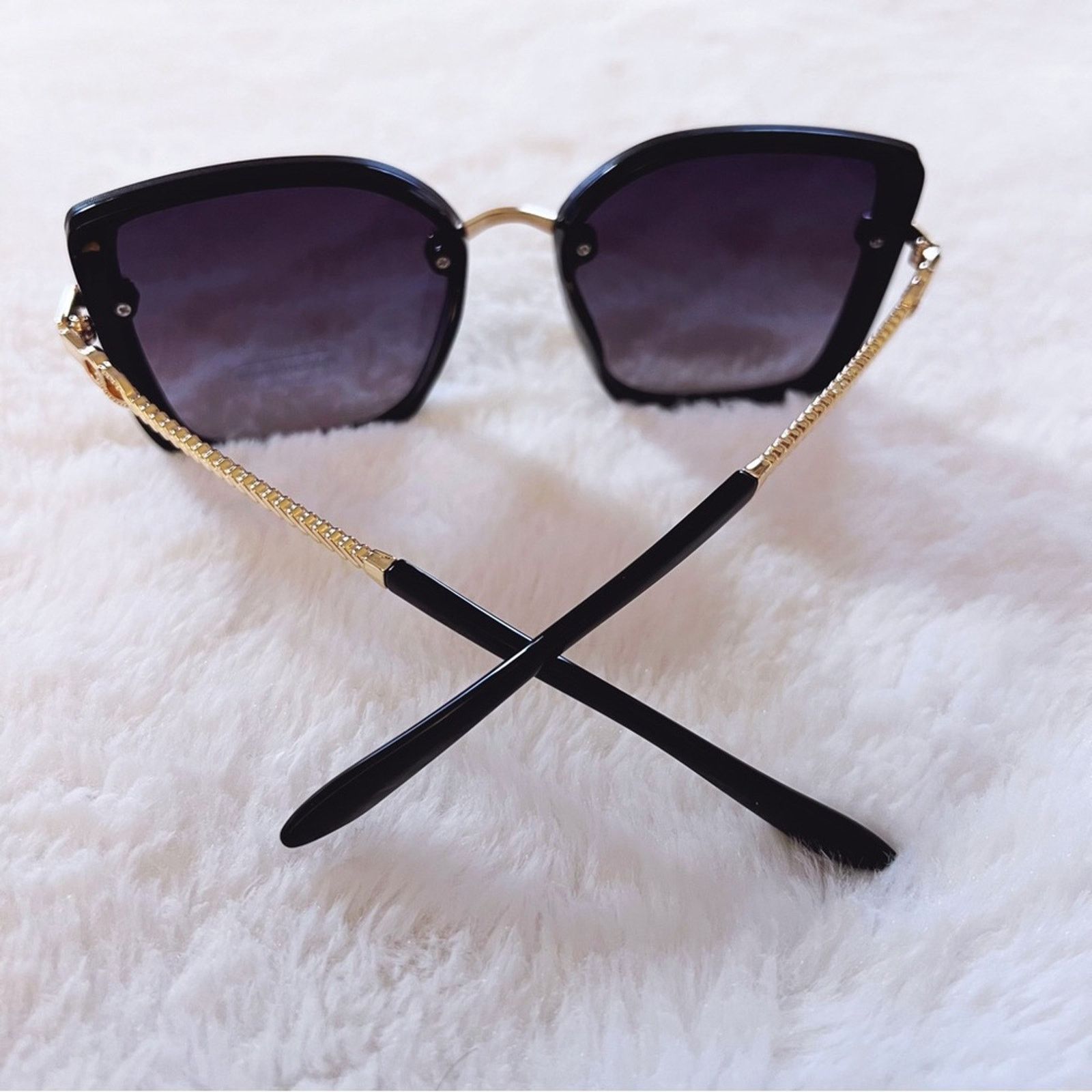 Other Gia Black Elegant Chain Link Oversized Sunglasses Size ONE SIZE - 9 Thumbnail