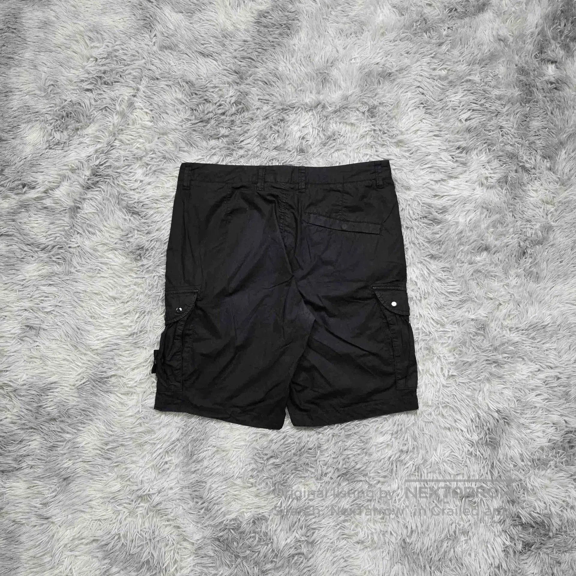 Stone Island stone island black cargo shorts size 32. Size US 32 / EU 48 - 2 Thumbnail