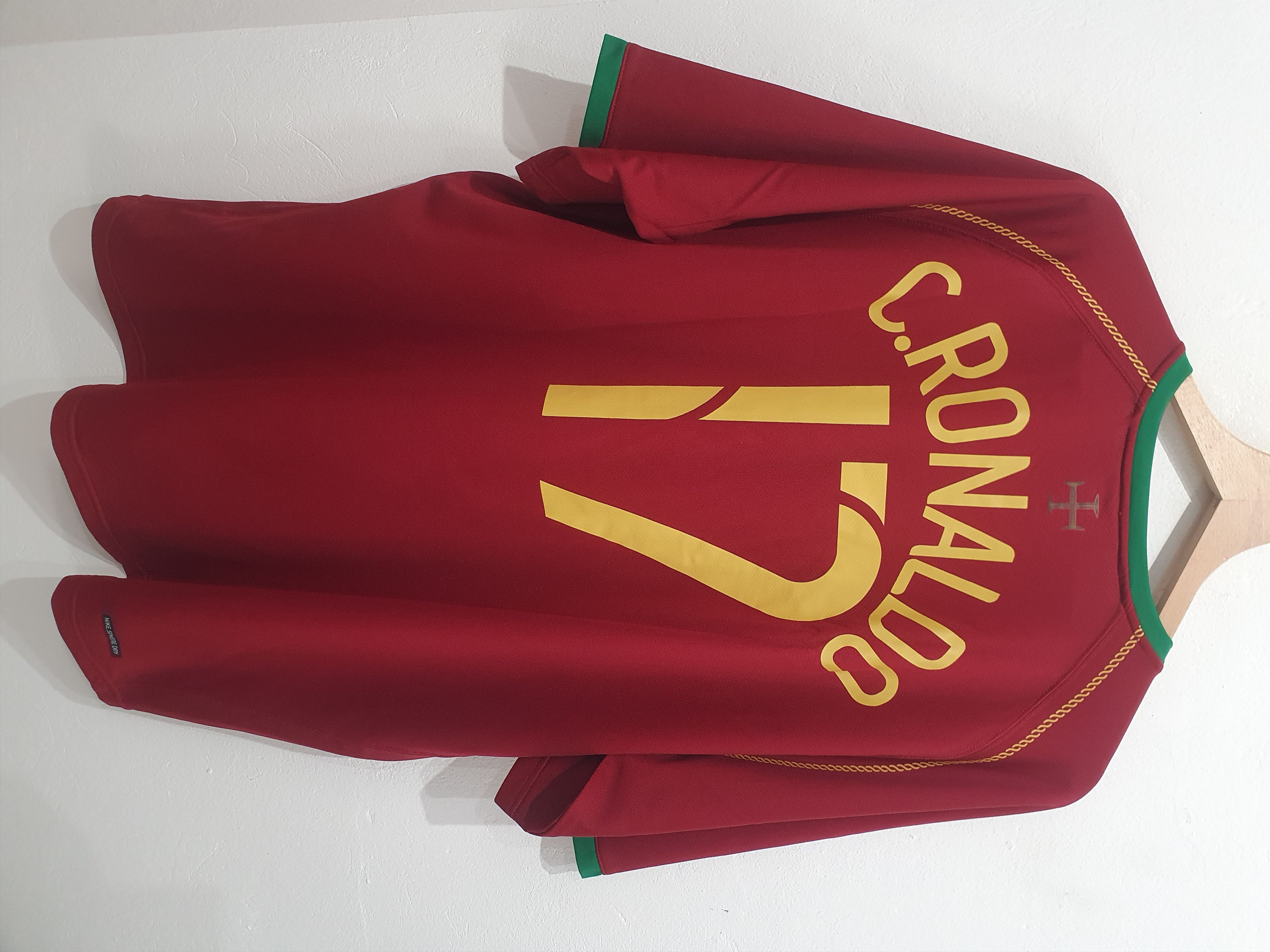 image of Cristiano Ronaldo Cr7 Portugal 2006 Size 2Xl Jersey in Burgundy, Men's