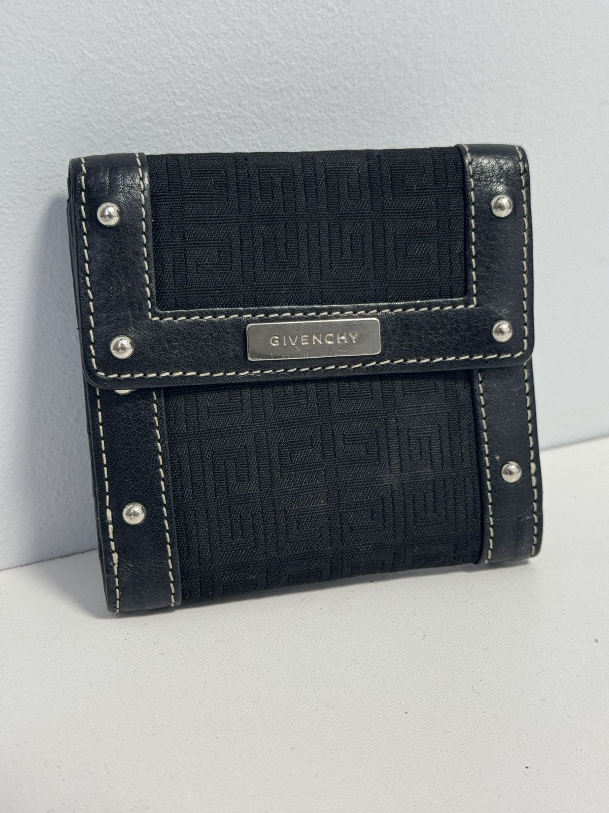 Givenchy Auth Givenchy Vintage Leather Compact Wallet Preowned Black Size ONE SIZE - 4 Thumbnail