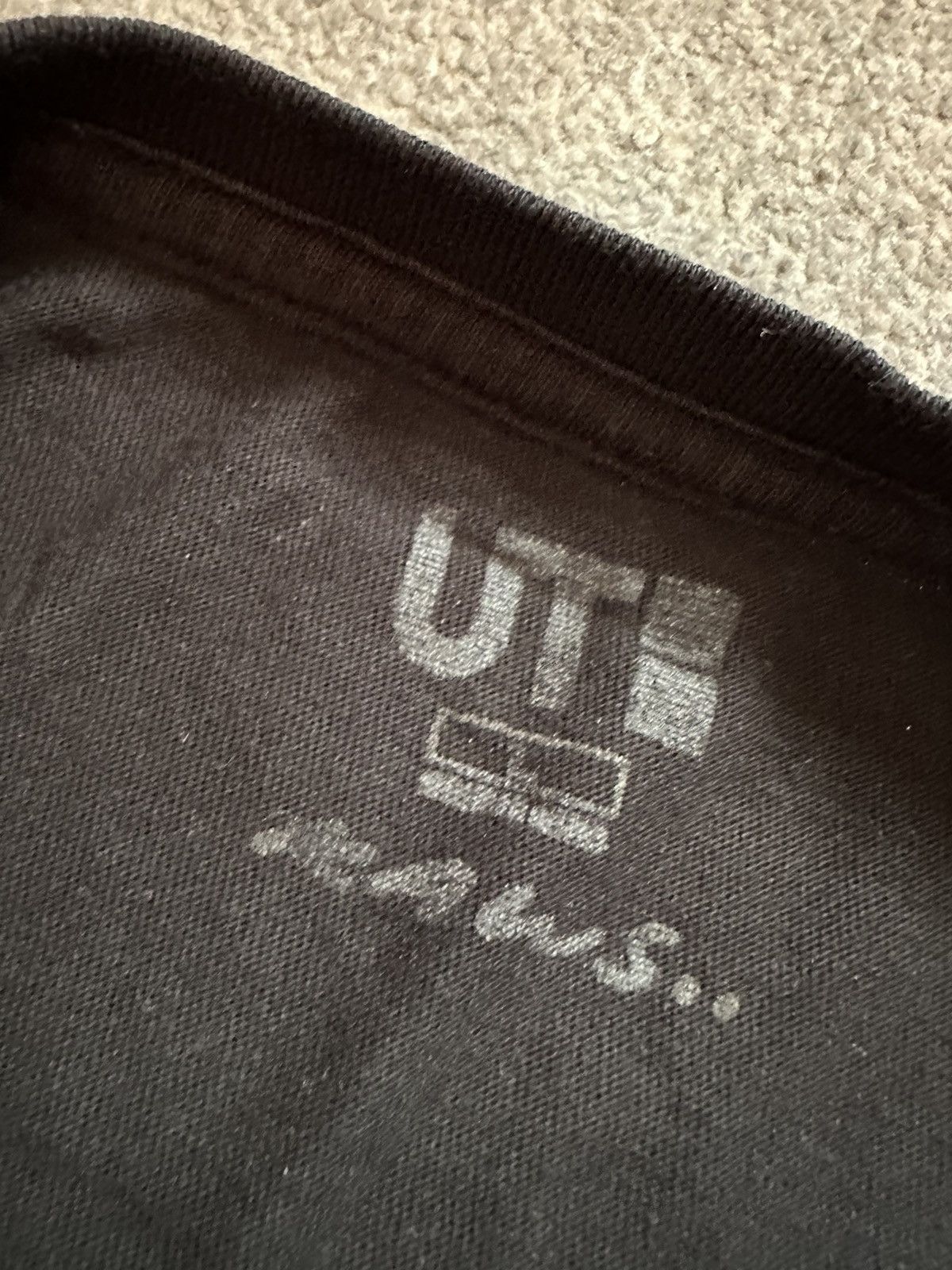 Kaws Kaws/Uniqlo Size US L / EU 52-54 / 3 - 2 Thumbnail