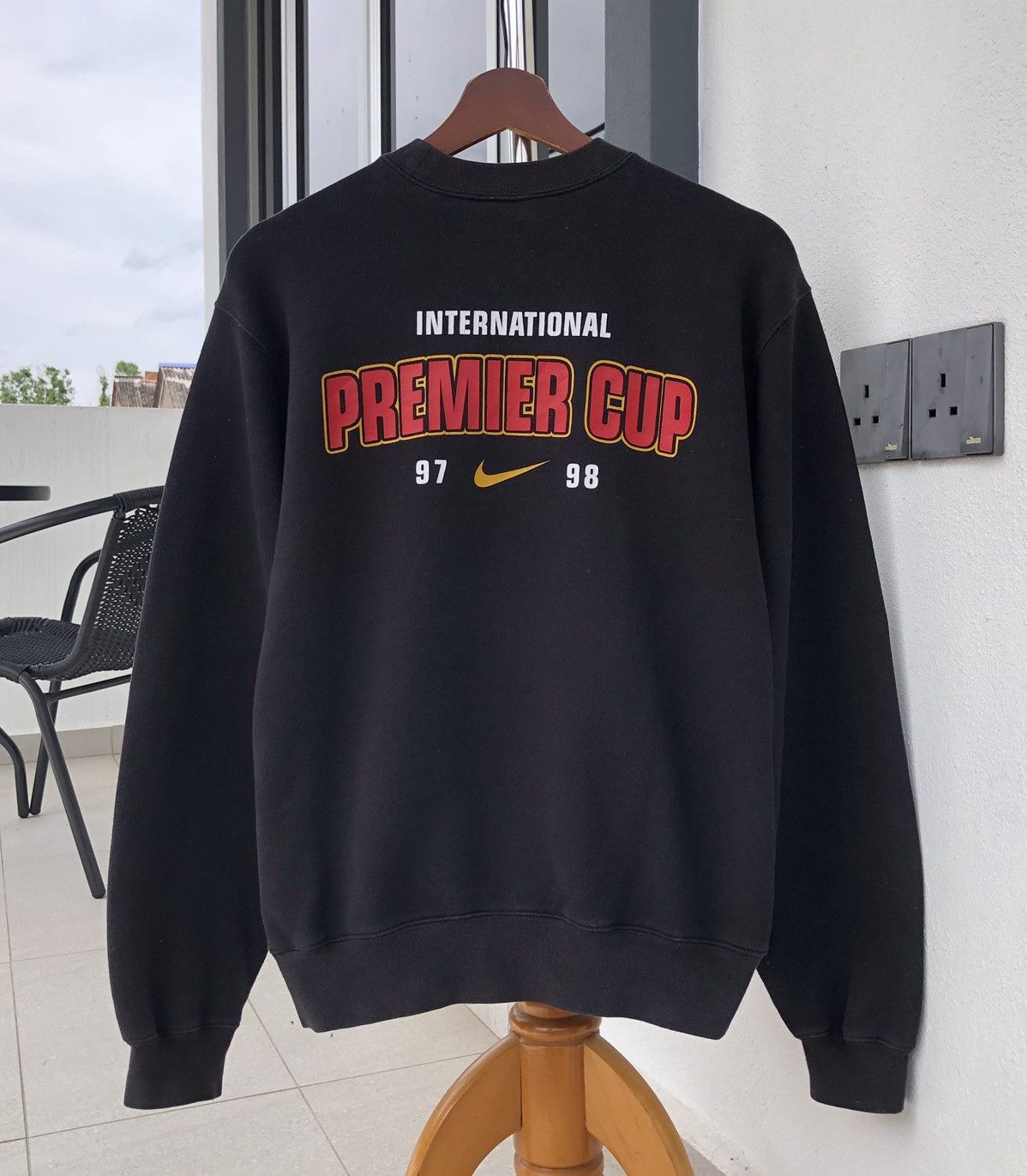 Nike Vintage 90s Nike Premier Cup 97-98 Football Sweatshirt Size US S / EU 44-46 / 1 - 8 Thumbnail