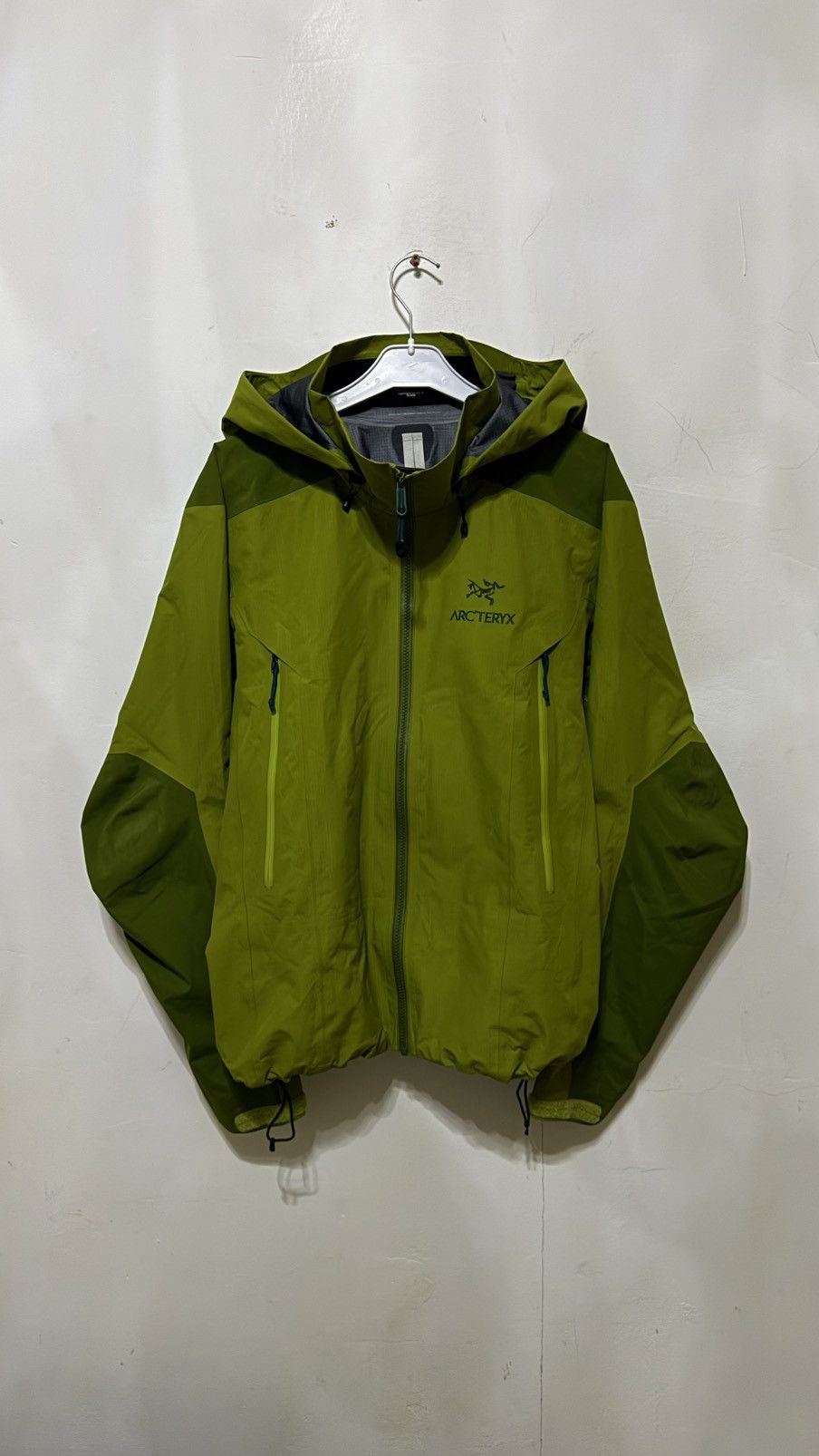 Arc’teryx Beta AR Two-Tone Gore-Tex Pro Jacket