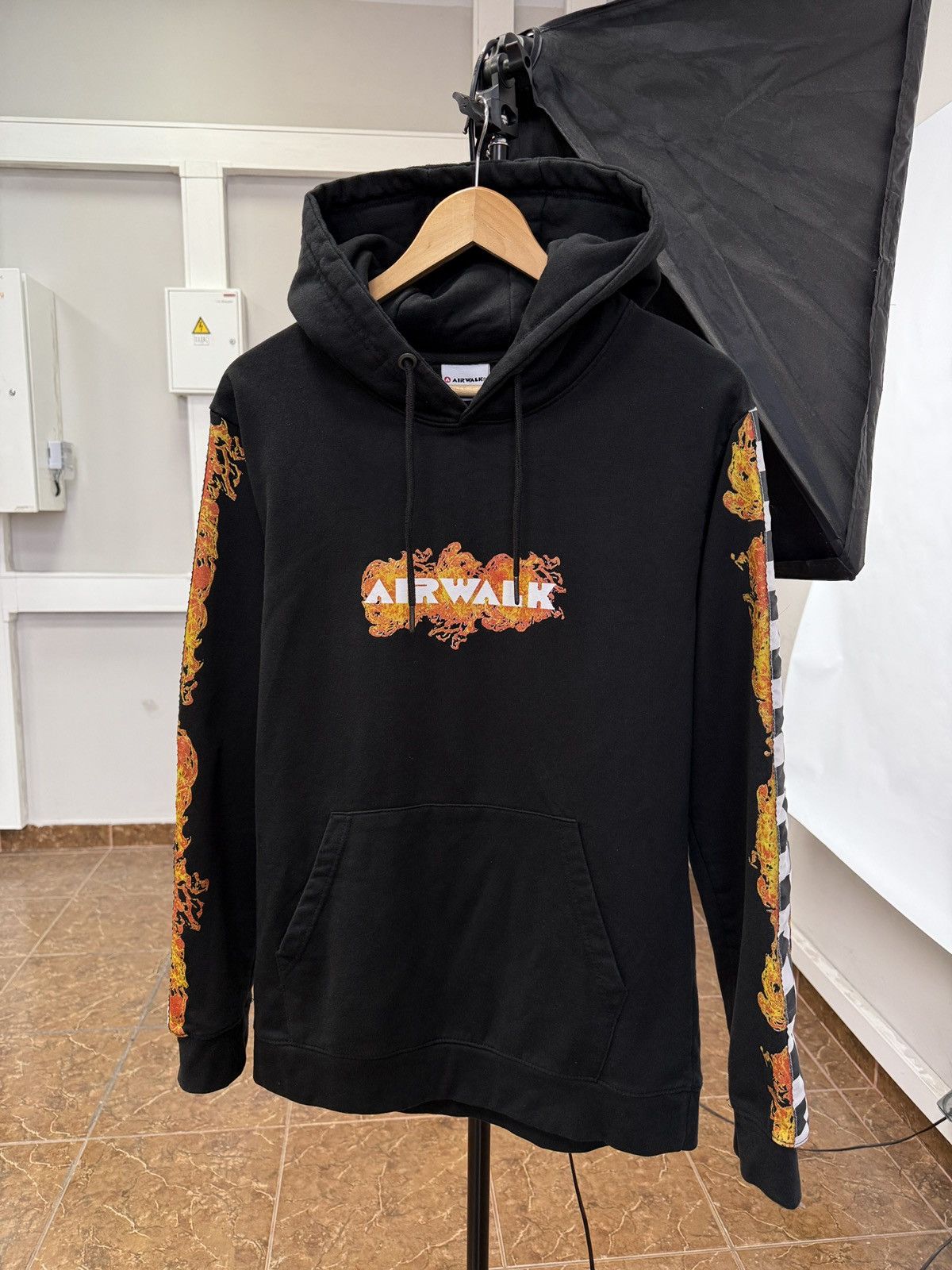 Airwalk 🇺🇸🔥 Vintage Y2K Airwalk Fire Skateboard Hoodie Rare Hype Size US M / EU 48-50 / 2 - 1 Thumbnail