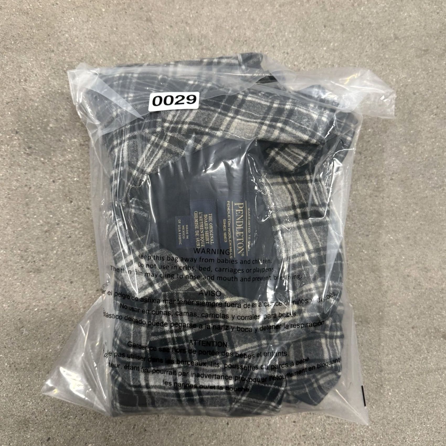 Pendleton Pendleton The Original Board Shirt Mens Large Tall Black Grey Plaid Virgin Wool Size US L / EU 52-54 / 3 - 7 Thumbnail