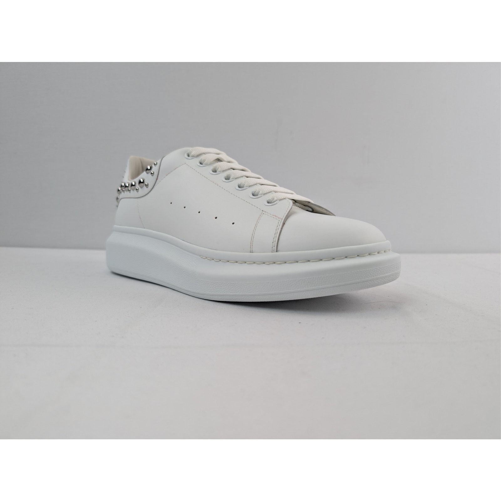Alexander McQueen o1rshd1 Larry Sneakers in White/Silver Size US 11 / EU 44 - 2 Thumbnail