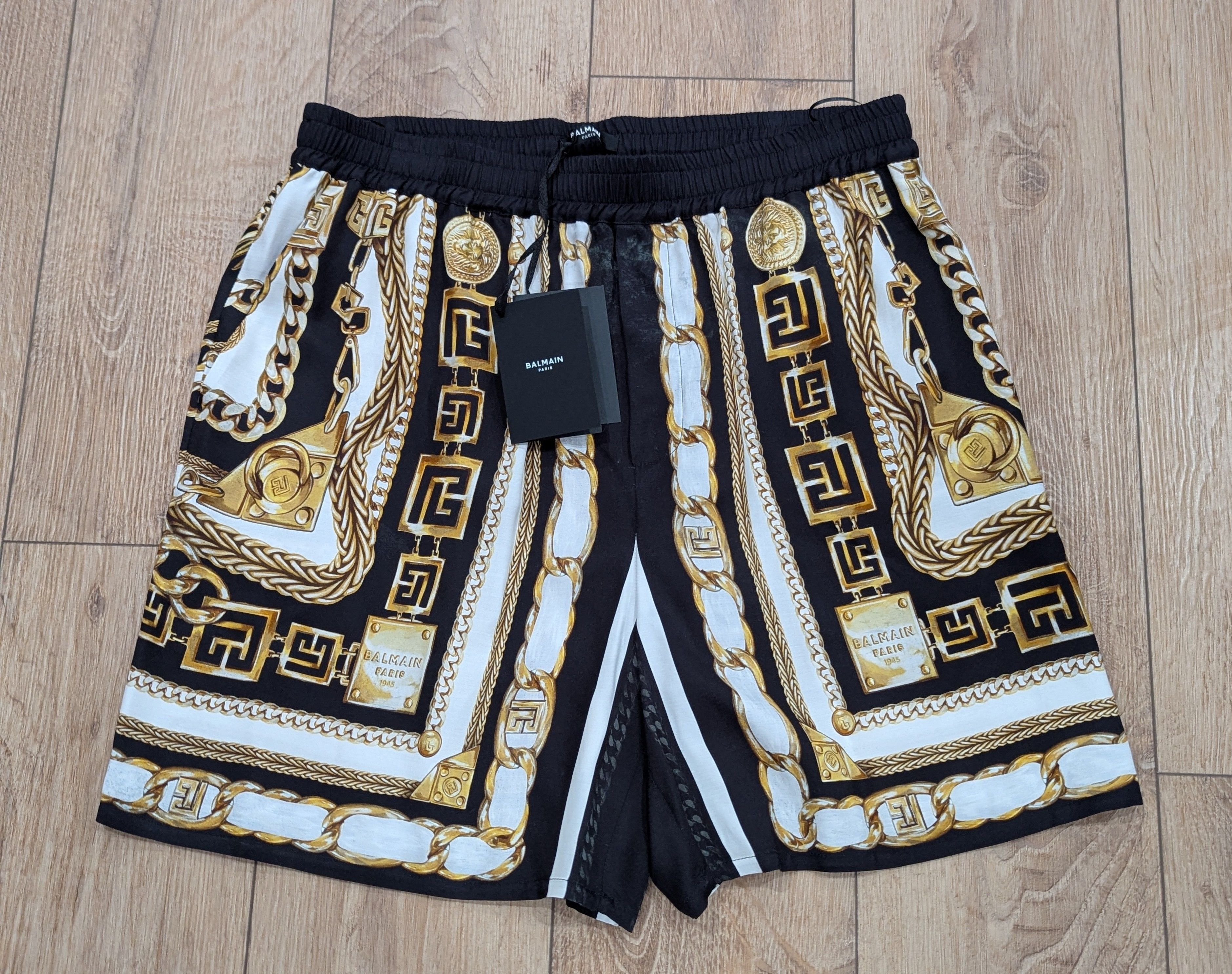Balmain BALMAIN Foulard Print Viscose Shorts Black/Gold Medium Size US 32 / EU 48 - 1 Thumbnail