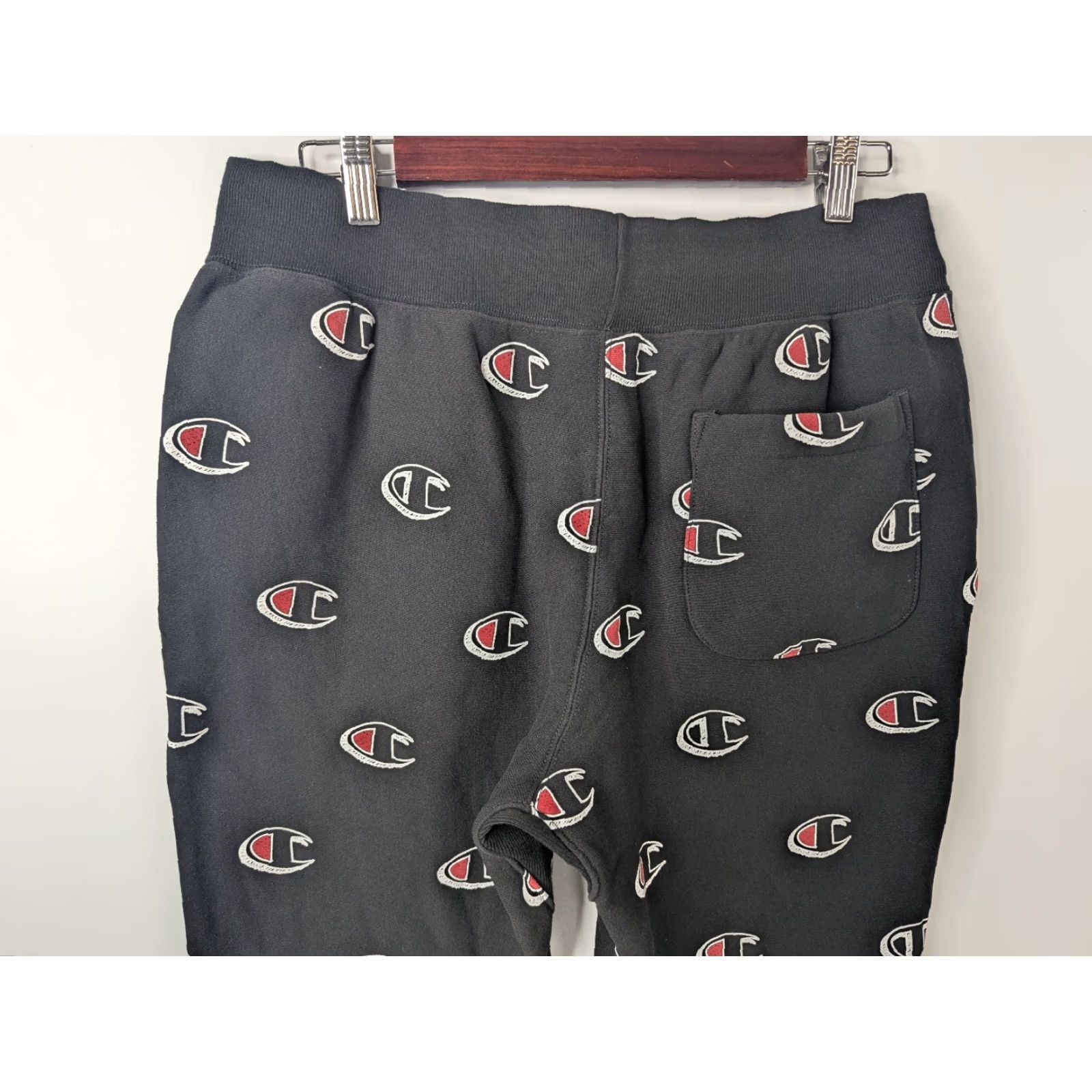 Champion VINTAGE Champion Jogger Pants Mens M Black All Over Print Sweatpants Regular Fit Size US 31 - 5 Thumbnail