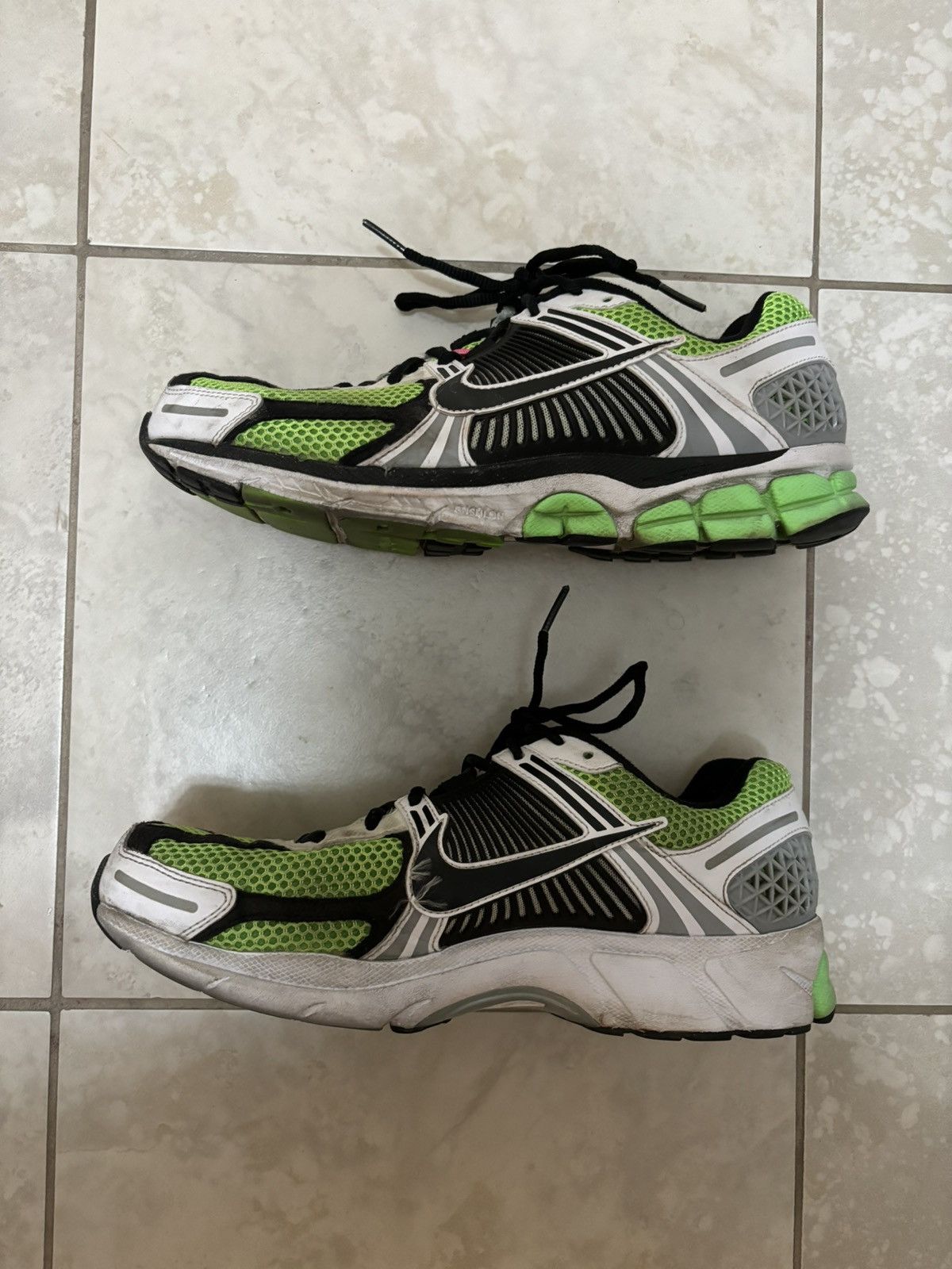 Nike Rare Nike Zoom Vomero 5 Electric Green Black Size 9 Size US 9 / EU 42 - 9 Thumbnail