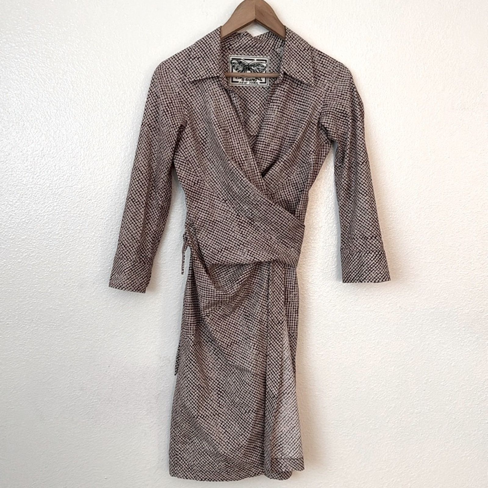 Samantha Sung Samantha Sung S Red and White Patterned Wrap Dress Size S / US 4 / IT 40 - 1 Thumbnail
