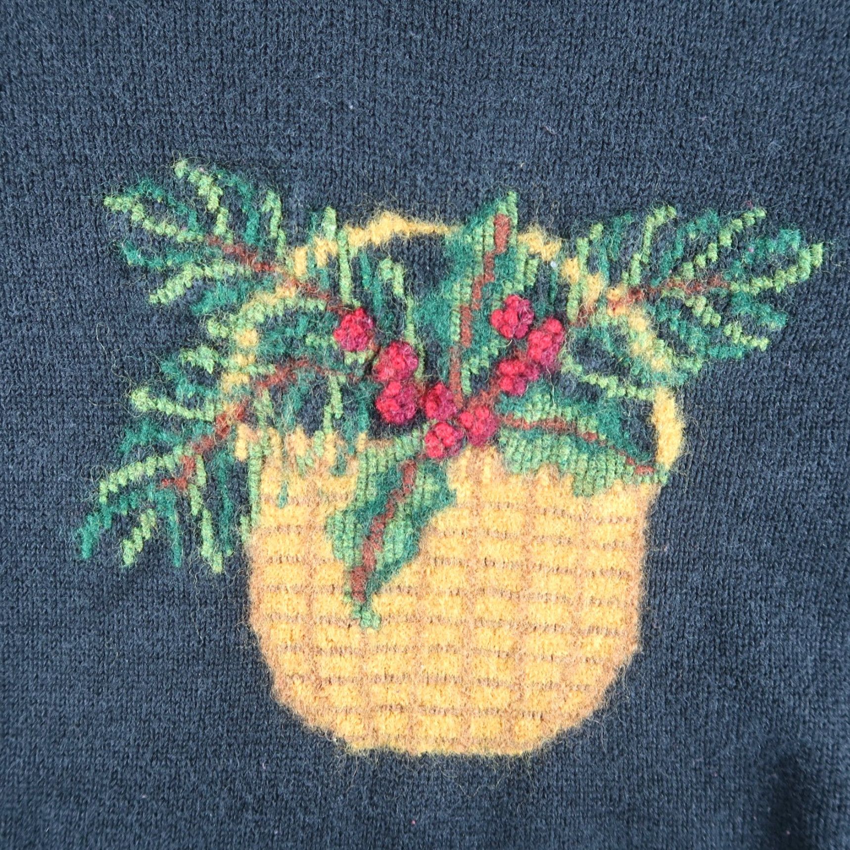 Orvis VINTAGE Orvis Holly Berry Basket Pullover Knit Sweater Women S Black Size S / US 4 / IT 40 - 4 Thumbnail