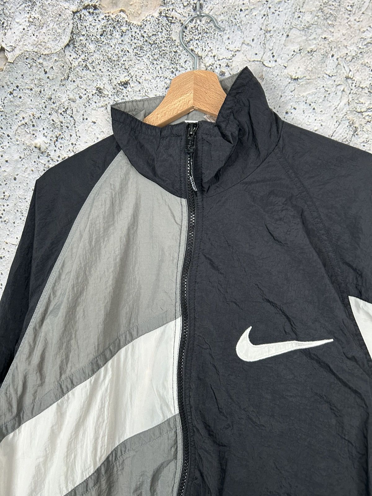 Nike Vintage Nike 90s Light Jacket Swoosh Streetwear Baggy Rap Size US M / EU 48-50 / 2 - 3 Thumbnail