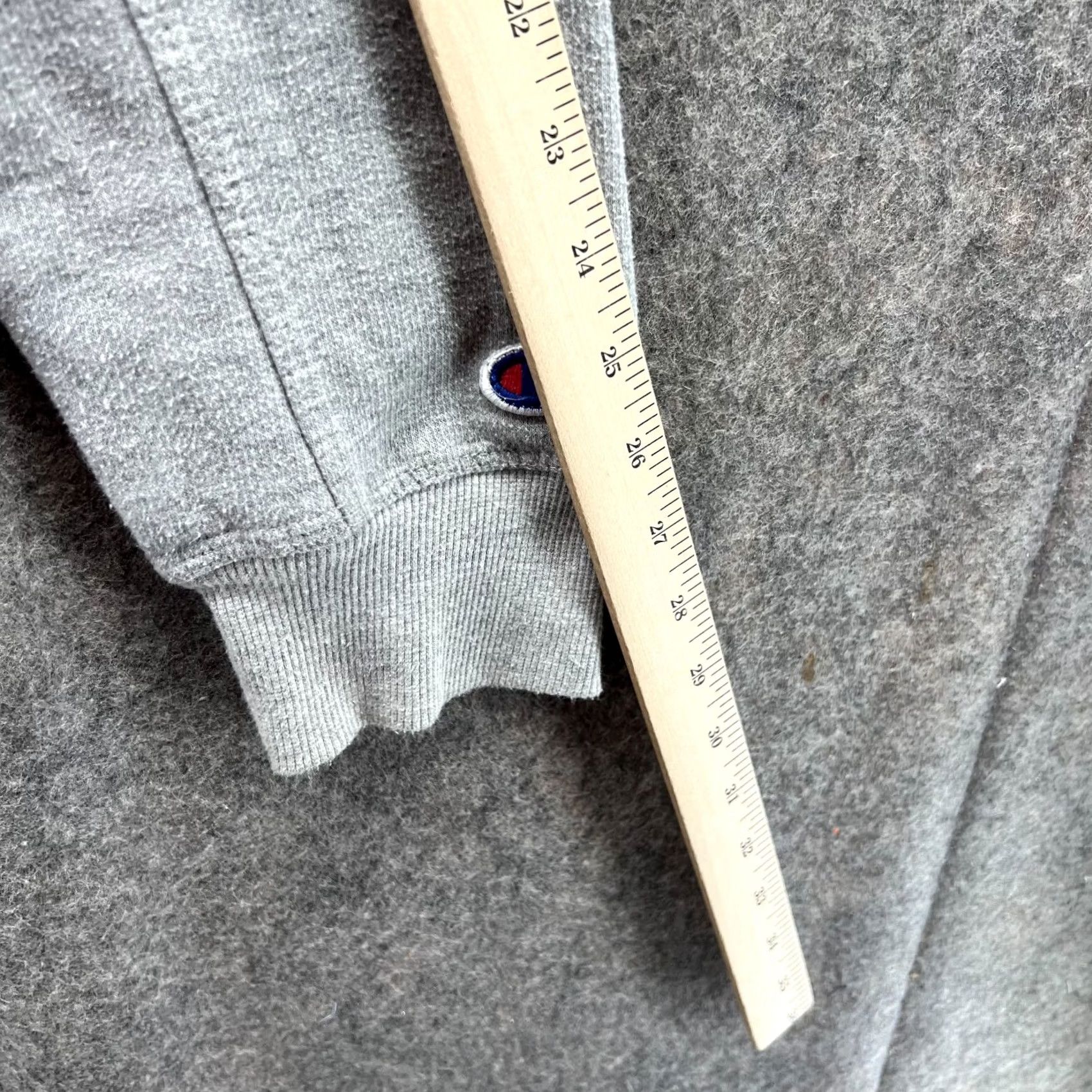 Champion VINTAGE Champion Sweater Men Medium Embroidered Gray Crewneck Pullover Fleece Logo Size US M / EU 48-50 / 2 - 5 Thumbnail