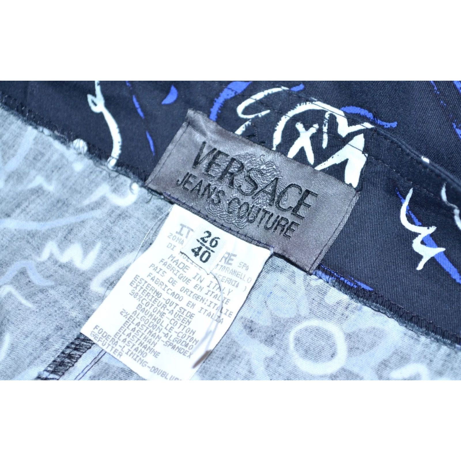 Versace Jeans Couture VINTAGE Versace Jeans Couture Floral Women Skirt 40 Black 90s A-Line Short Size 40 Women's Skirt Vintage 90s Theme Women Mens Girls Size 27" / US 4 / IT 40 - 7 Thumbnail