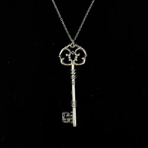 VIBE Gothic Key Pendant Necklace and Punk Necklace Gothic Chain Size ONE SIZE - 4 Thumbnail