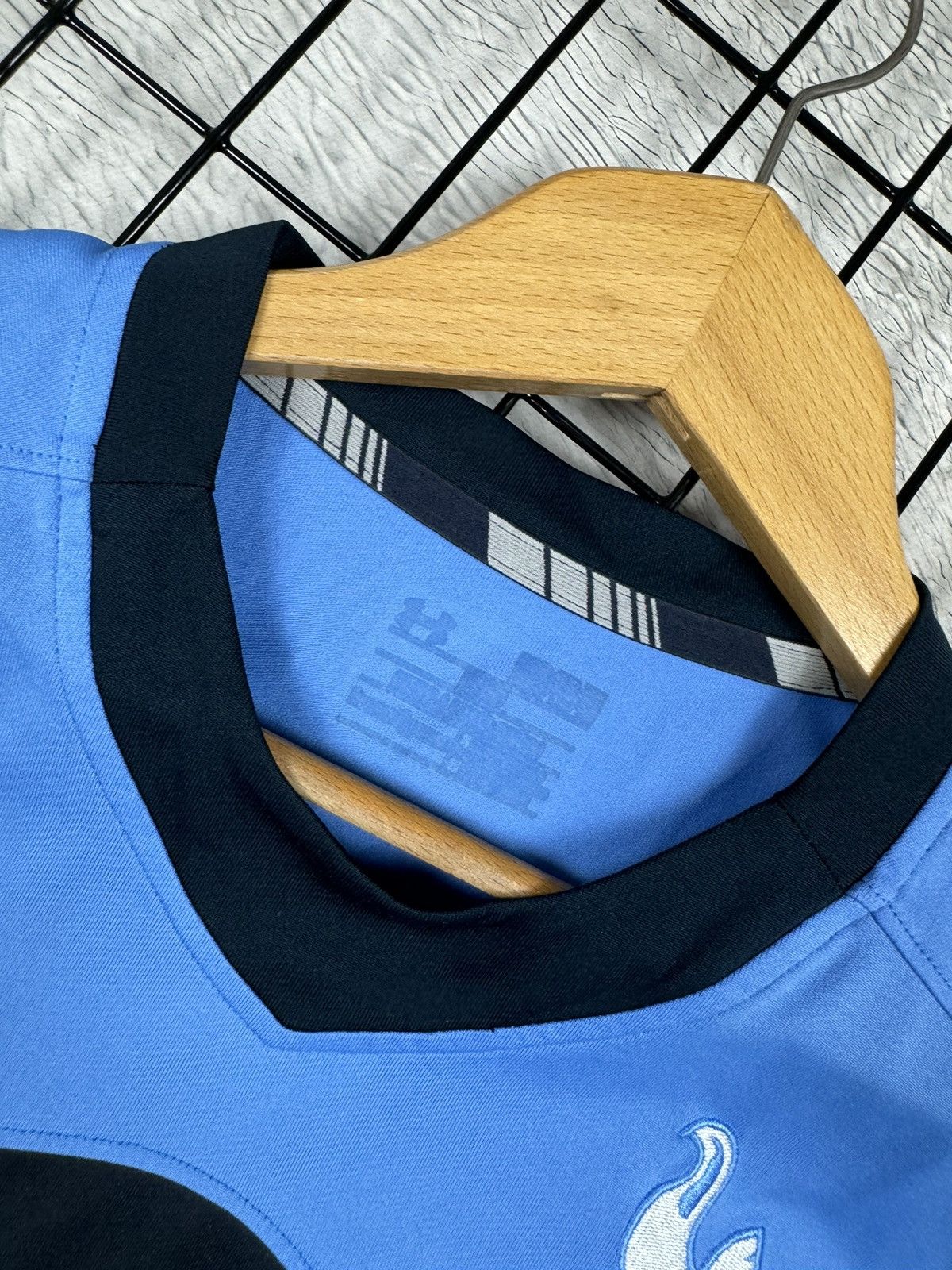 Under Armour × Vintage Vintage Tottenham 2015/16 Under Armour Jersey Blokcore M sz Size US M / EU 48-50 / 2 - 7 Thumbnail