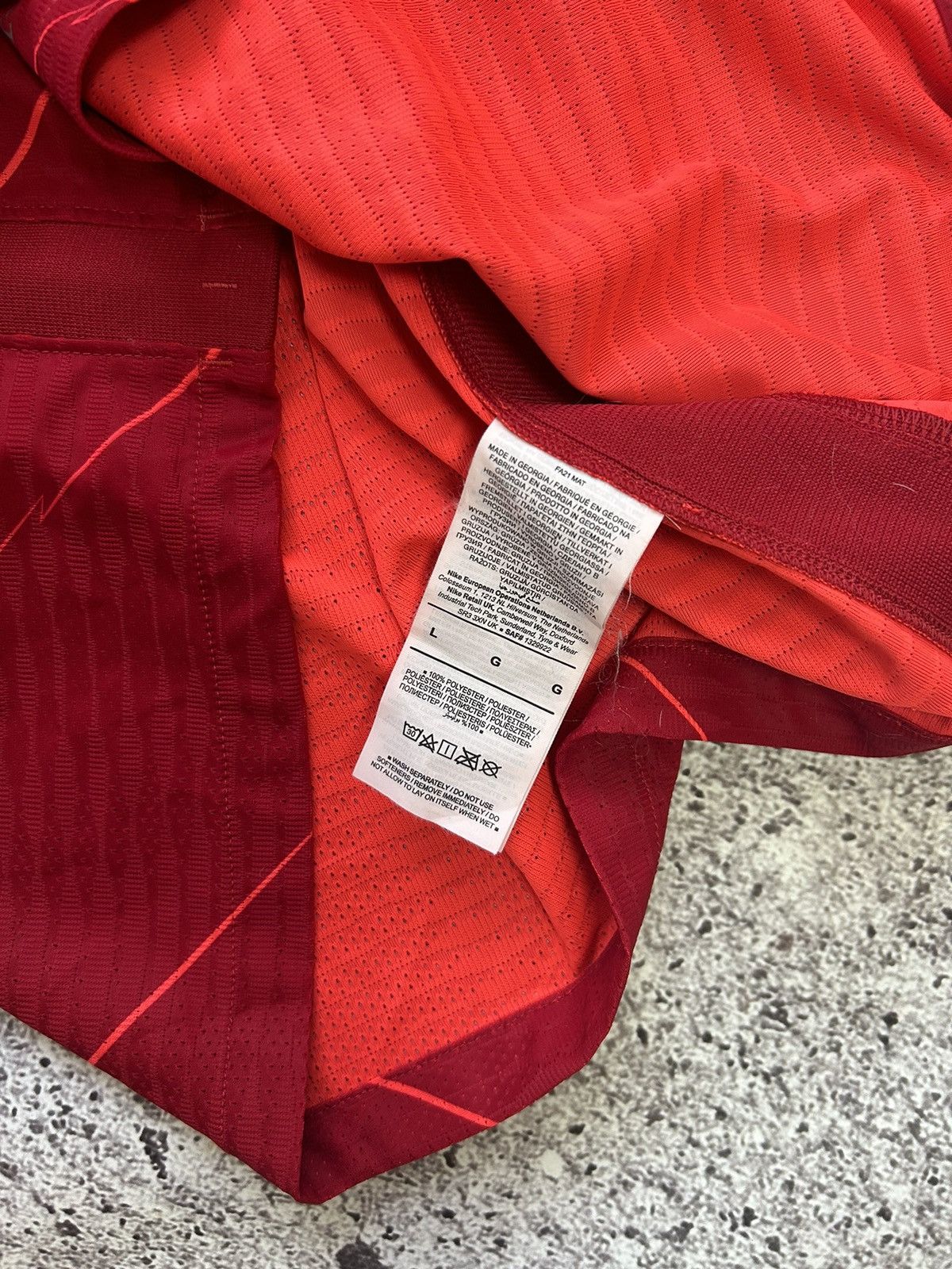 Nike × Vintage Nike FC Liverpool 2021 2022 Home Football Soccer Jersey Size US L / EU 52-54 / 3 - 14 Thumbnail