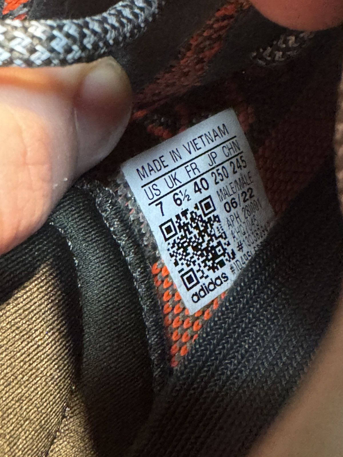Adidas Adidas Yeezy Boost 350 Carbon Beluga Size 7 Size US 7 / EU 40 - 5 Thumbnail