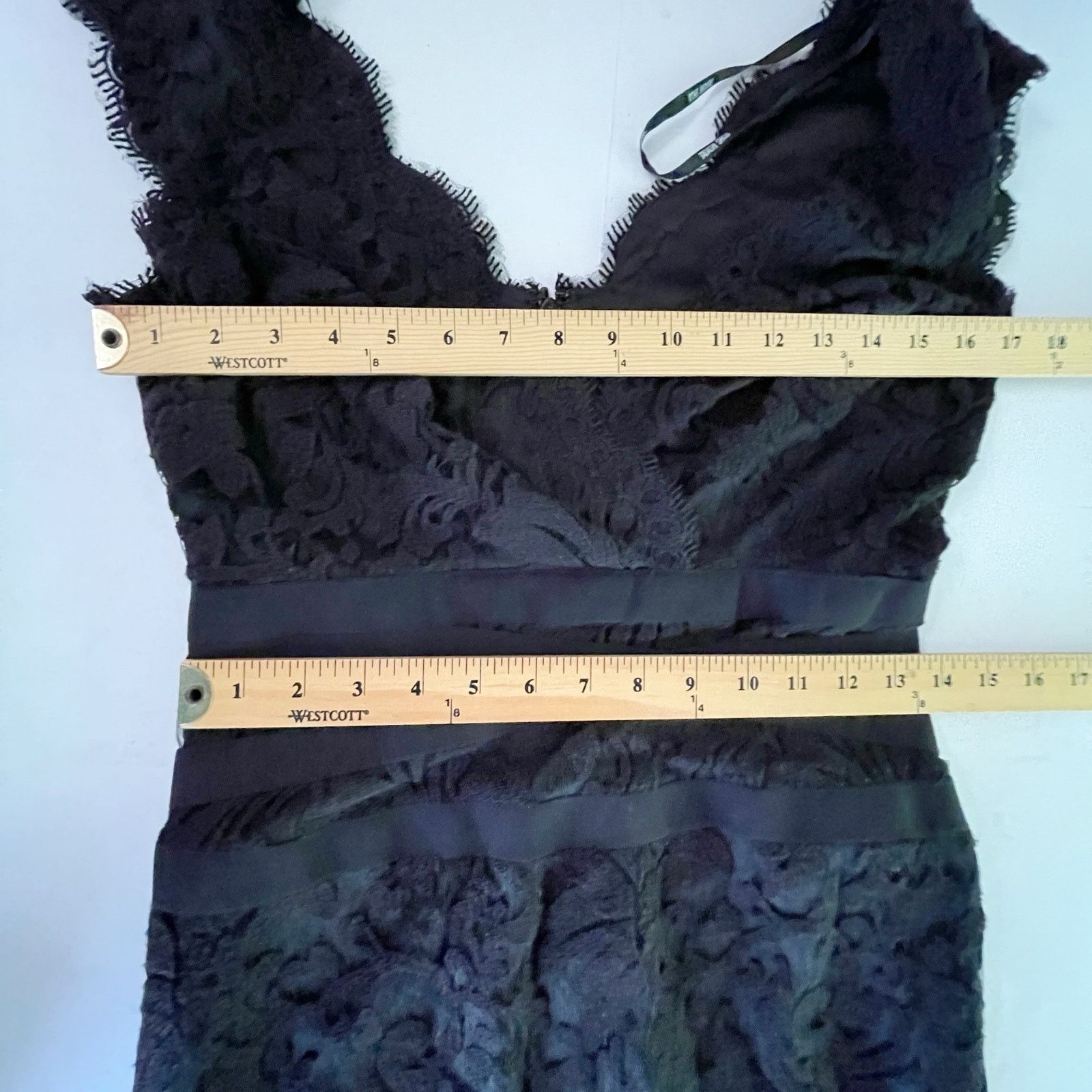 Tadashi Shoji Embroidered Lace V-Neck Cocktail Dress 4 Black