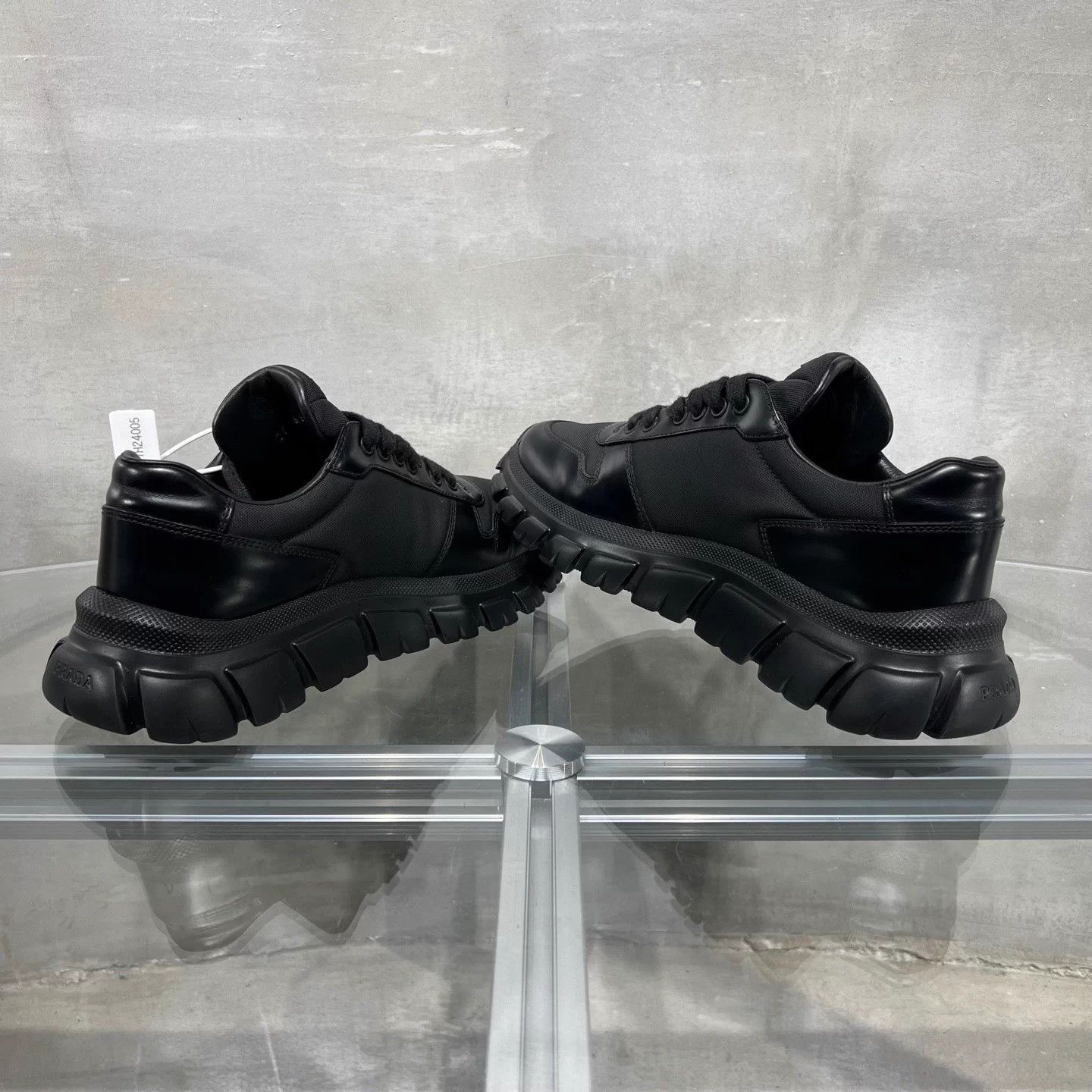 Prada Prada black triangle logo platform sneakers US5 (39EU) Size US 5 / IT 35 - 5 Thumbnail