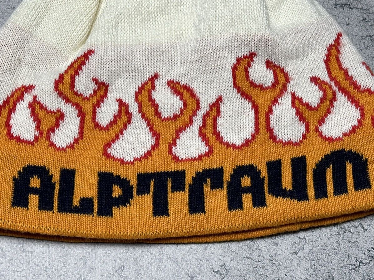 Vintage Vintage Alptraum Flame Fire Y2K Beanie Hat Size ONE SIZE - 4 Thumbnail
