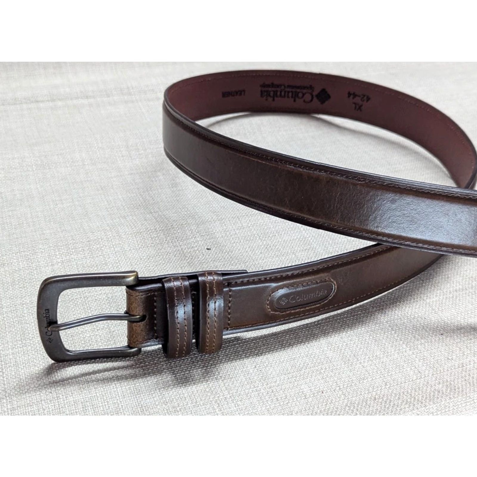 Vintage VINTAGE Columbia Belt Men 42-44 Brown Full Grain Leather Cowhide 1-1/2" Belt Length 49" Holes 40-46 Mens Brown Leather Belt Columbia Size 44 - 6 Thumbnail