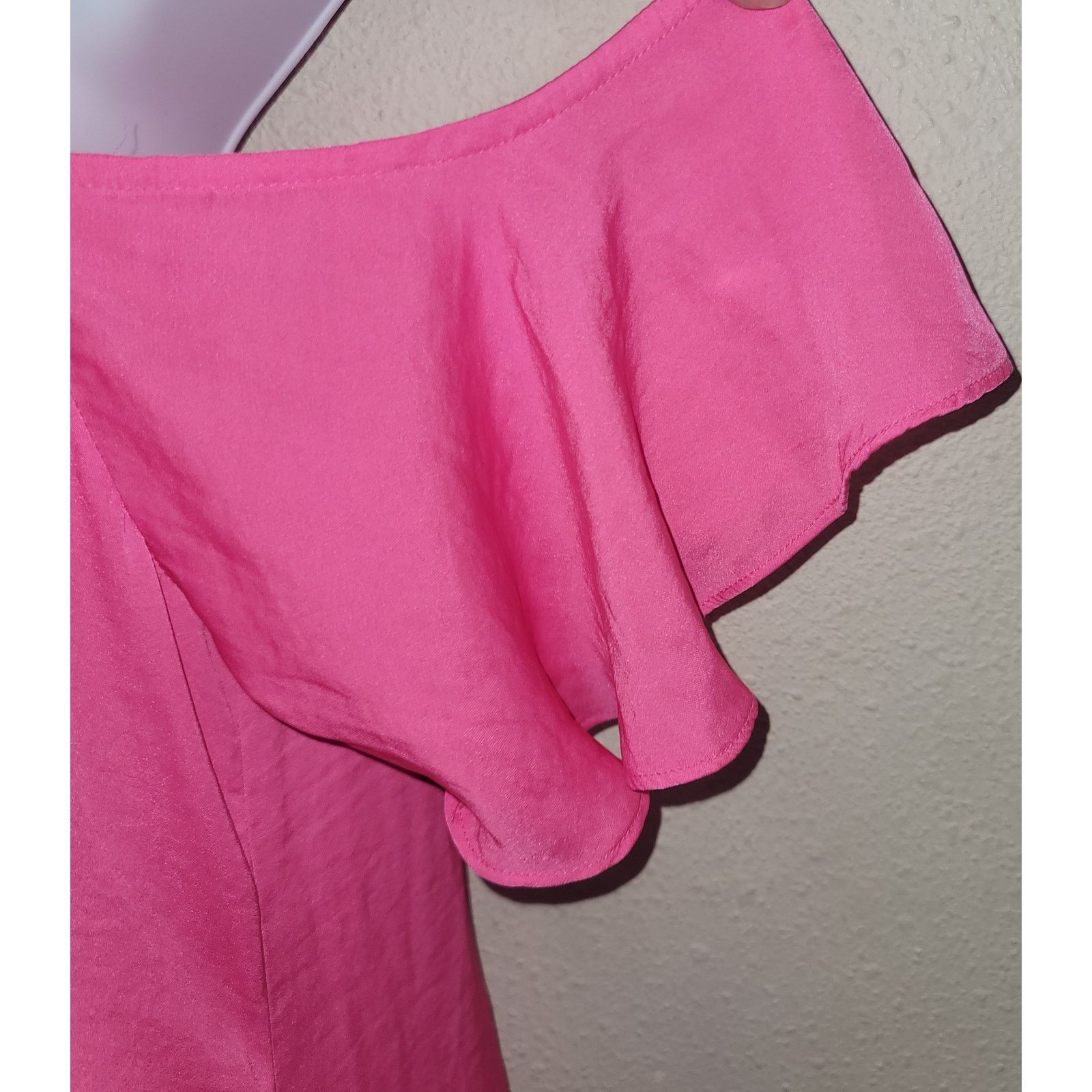 Jennifer Lopez Jennifer Lopez Pink Cold Shoulder Hi Low Midi Dress Medium Size M / US 6-8 / IT 42-44 - 2 Thumbnail