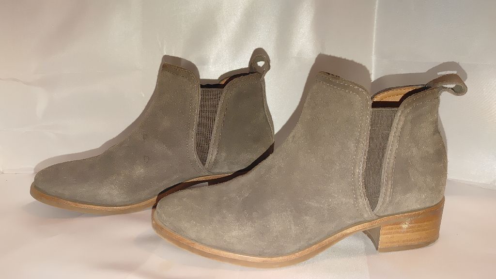 Lucky Brand Lucky Brand Pogan Suede Ankle Booties Size 8M Size US 8 / IT 38 - 3 Thumbnail