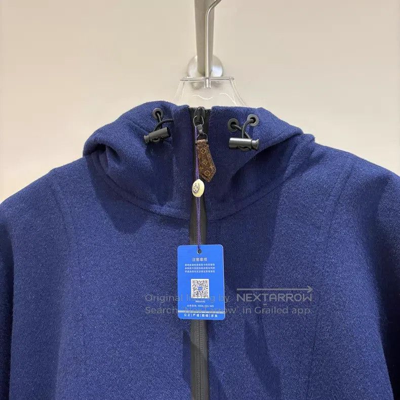 Louis Vuitton Louis Vuitton Blue inside full print wool cloak jacket Size XS / US 0-2 / IT 36-38 - 3 Thumbnail